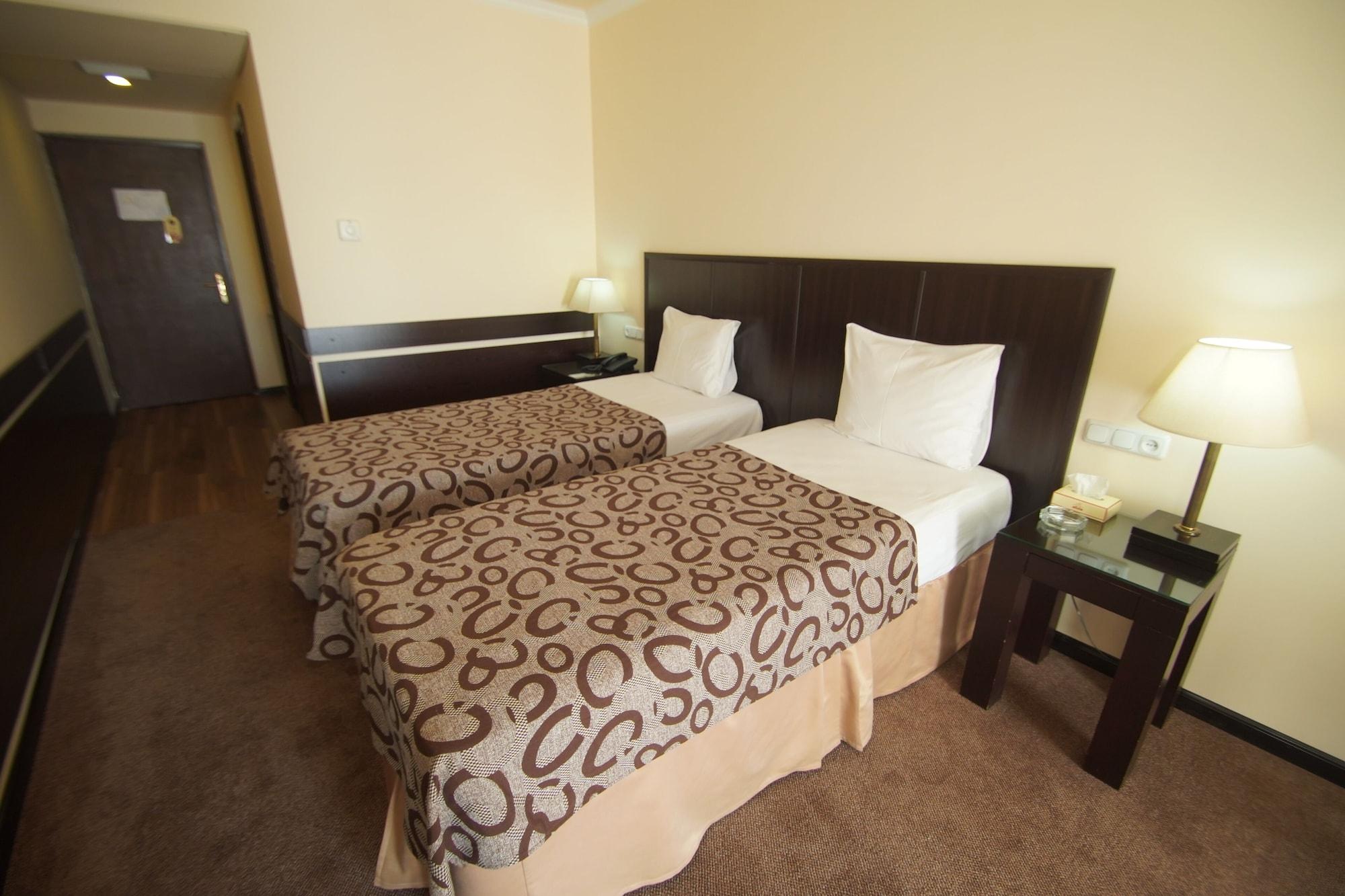 Habitación Regineh Hotel