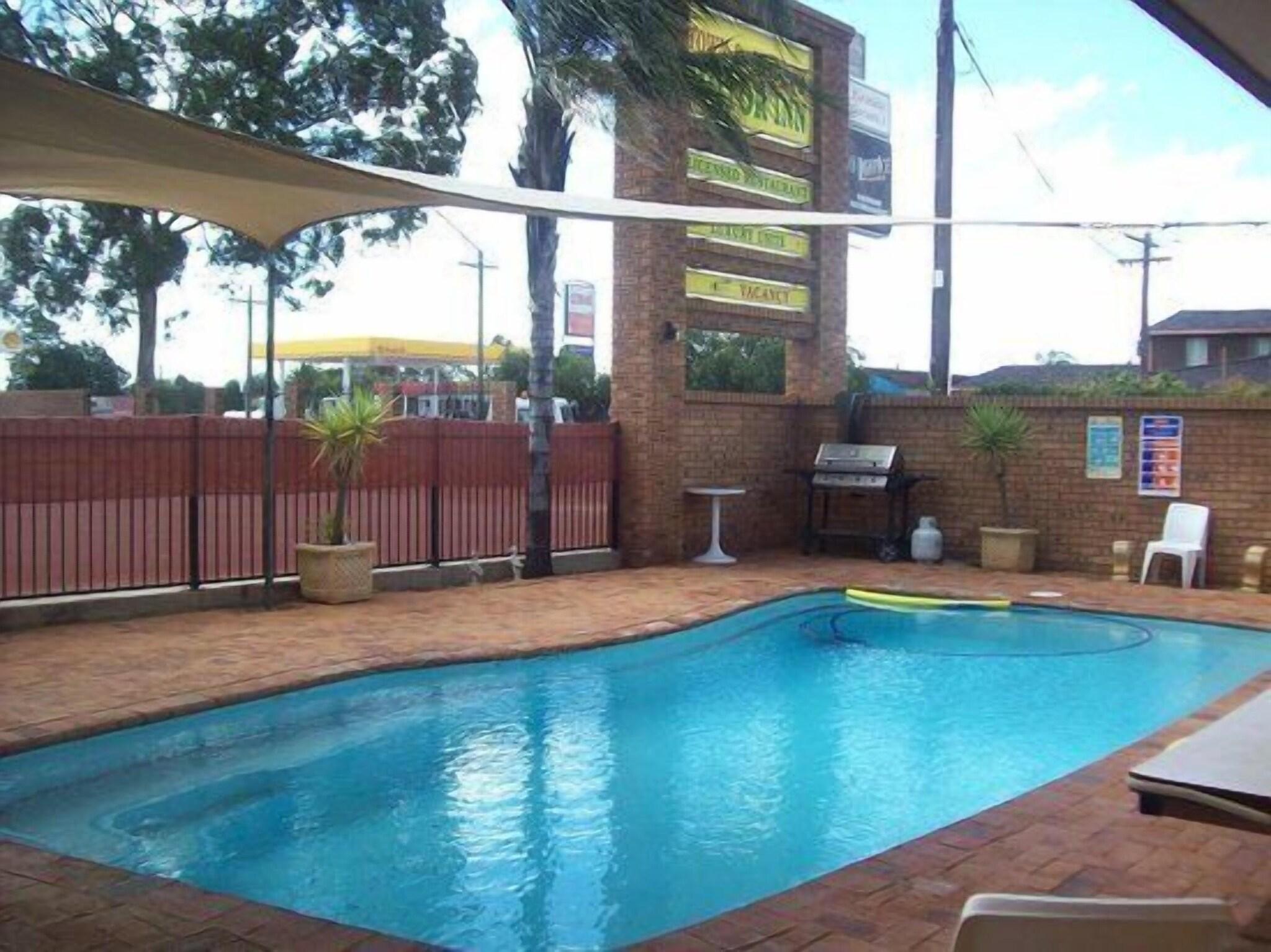 Vista Piscina Cobar Town and Country Motor Inn