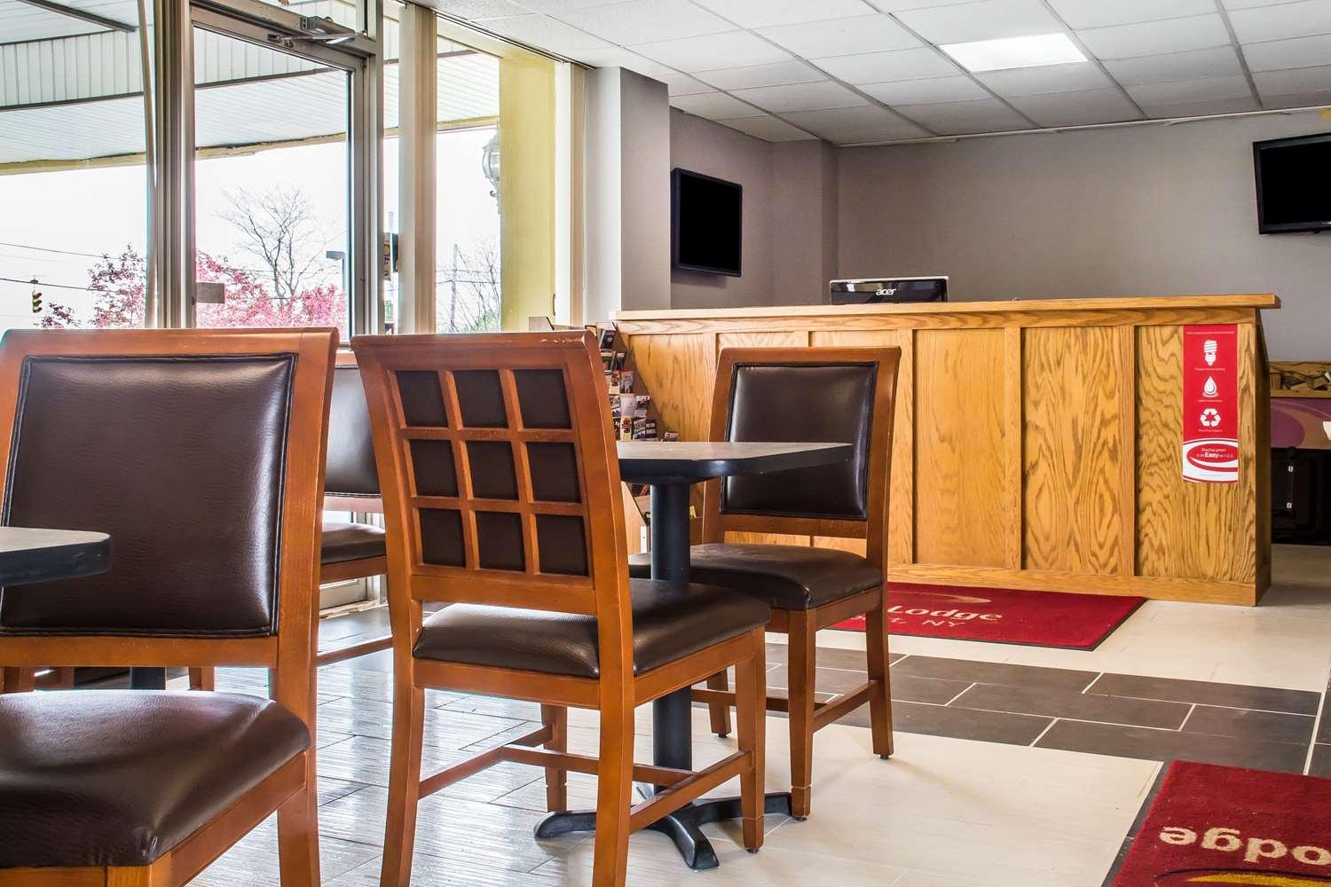 Vista Lobby Econo Lodge Brockport