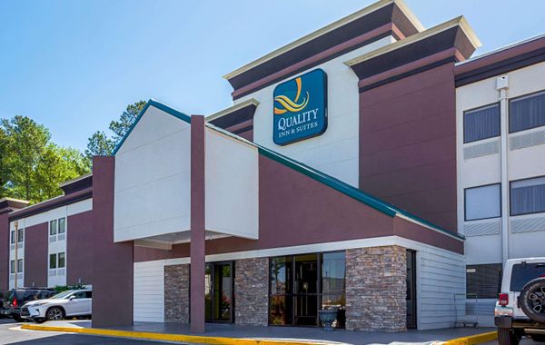 Quality Inn & Suites Six Flags Area