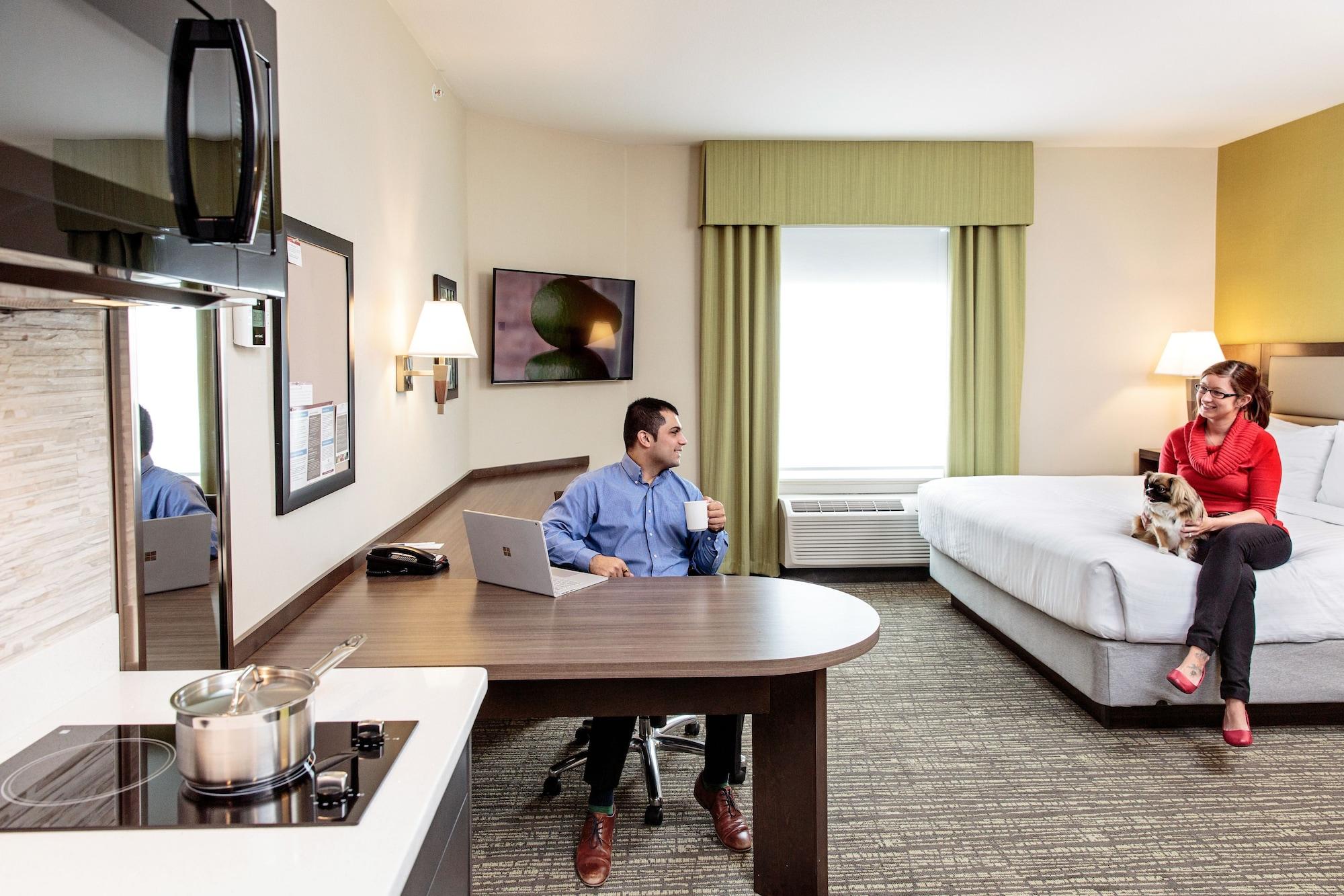 Habitación Candlewood Suites West Edmonton - Mall Area by IHG