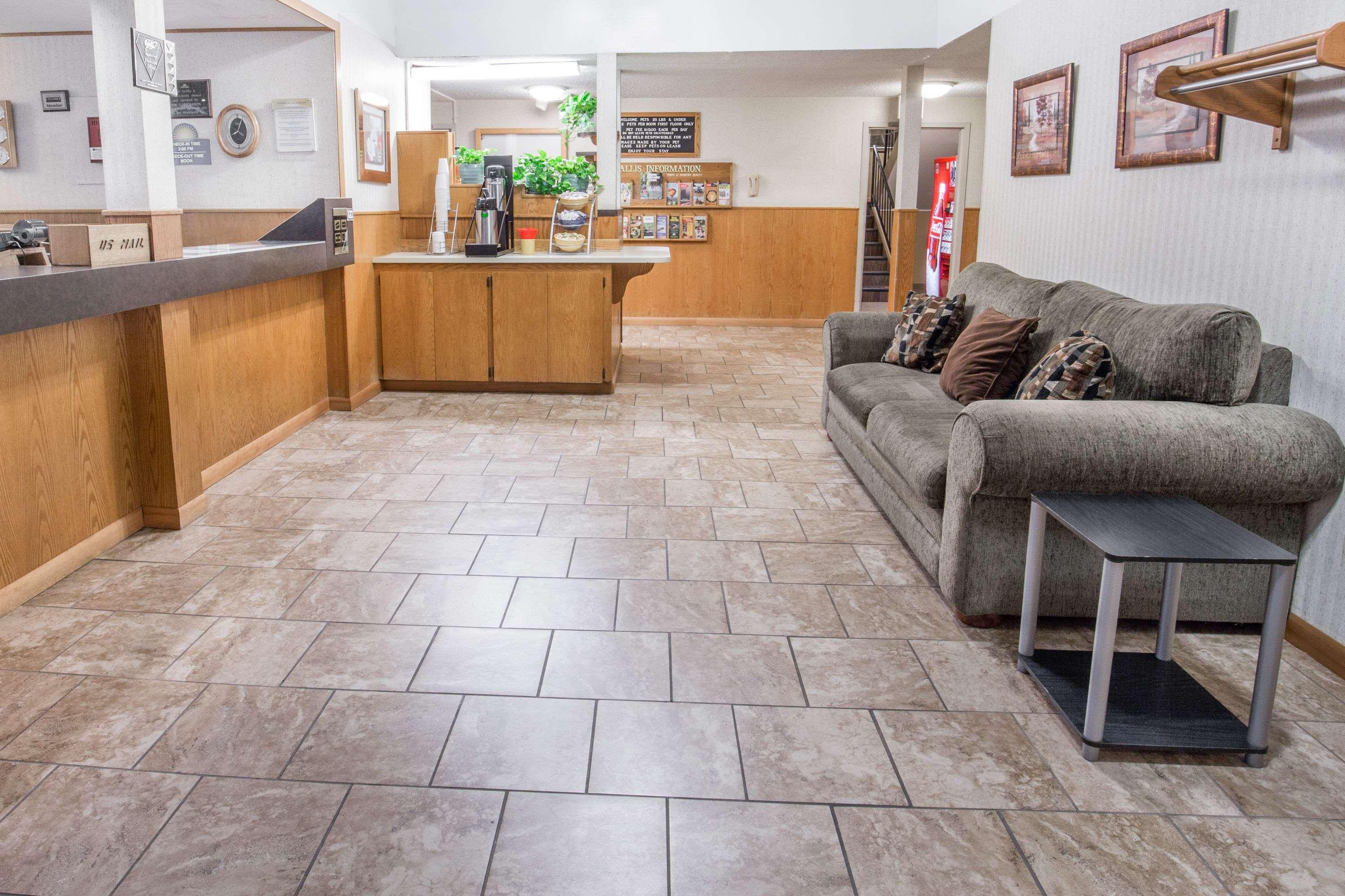 Vista Lobby Days Inn by Wyndham Corvallis