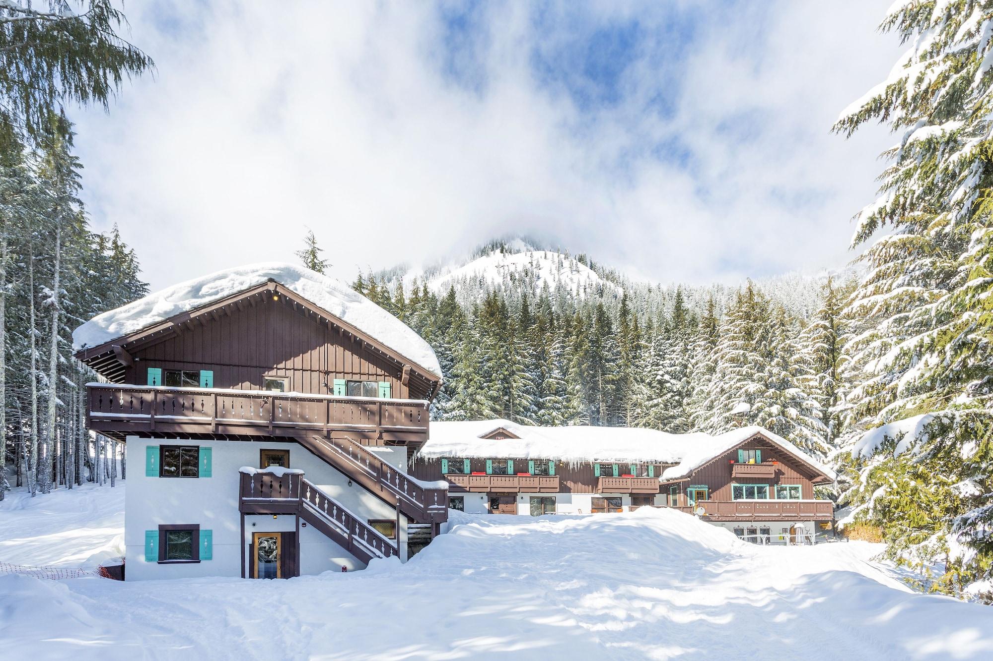 Vista Exterior Crystal Mountain Hotels