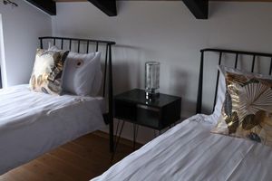 Alquiler Vacacional - Charming 2-bedroom cottage in Pale with WiFi, AC, Floor heating. Book now