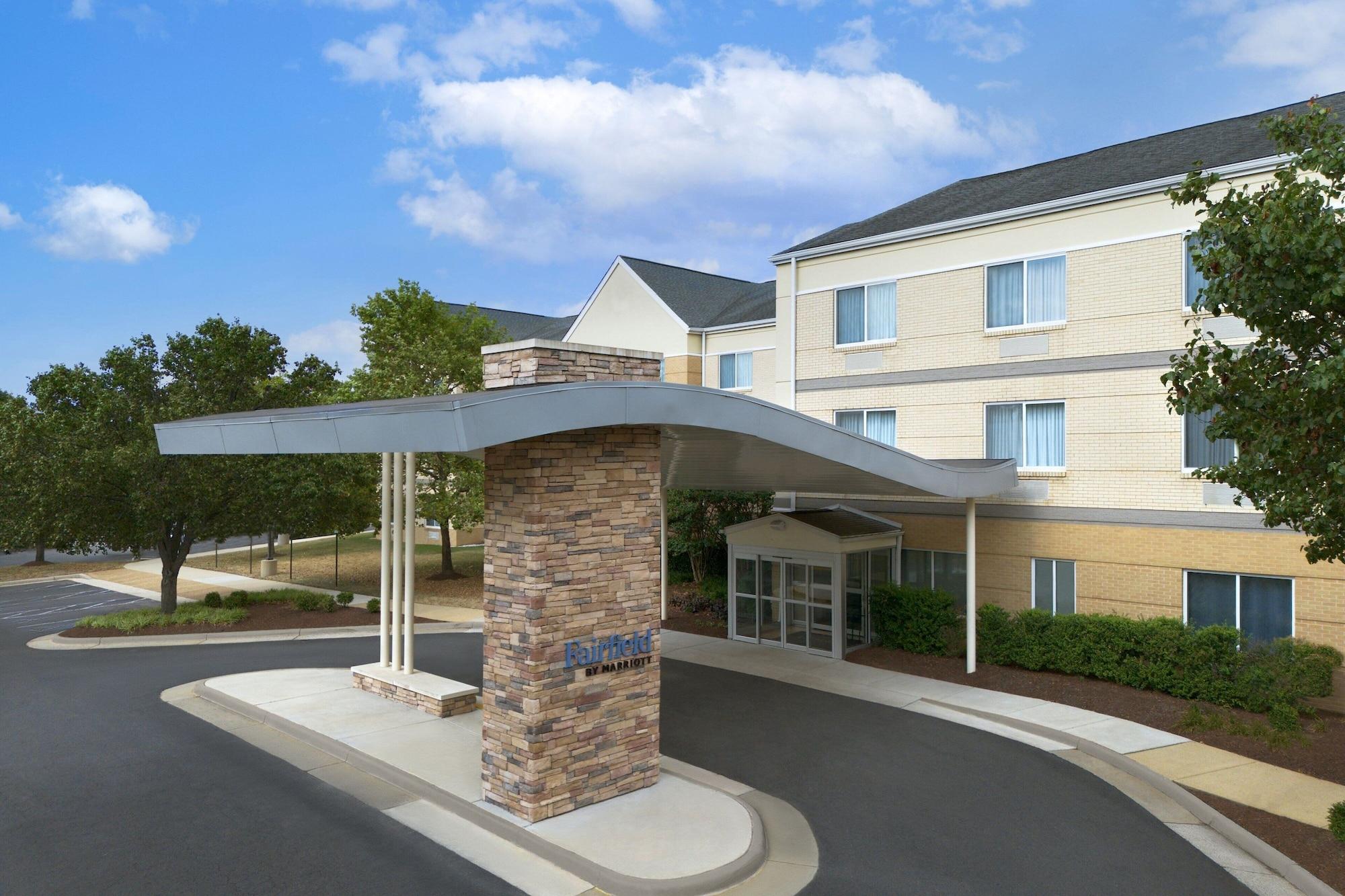 Vista Exterior Fairfield Inn & Suites by Marriott at Dulles Airport