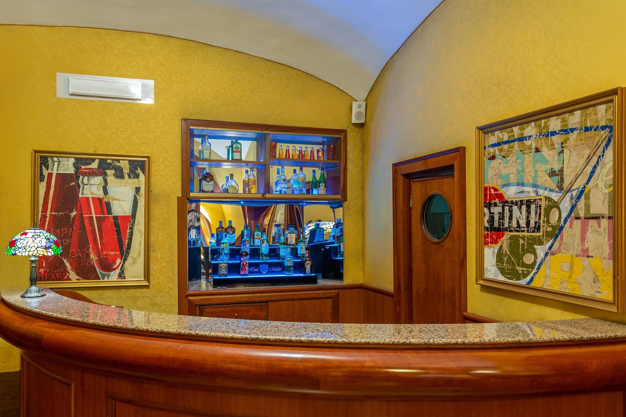 Bar/Salón Hotel Medici