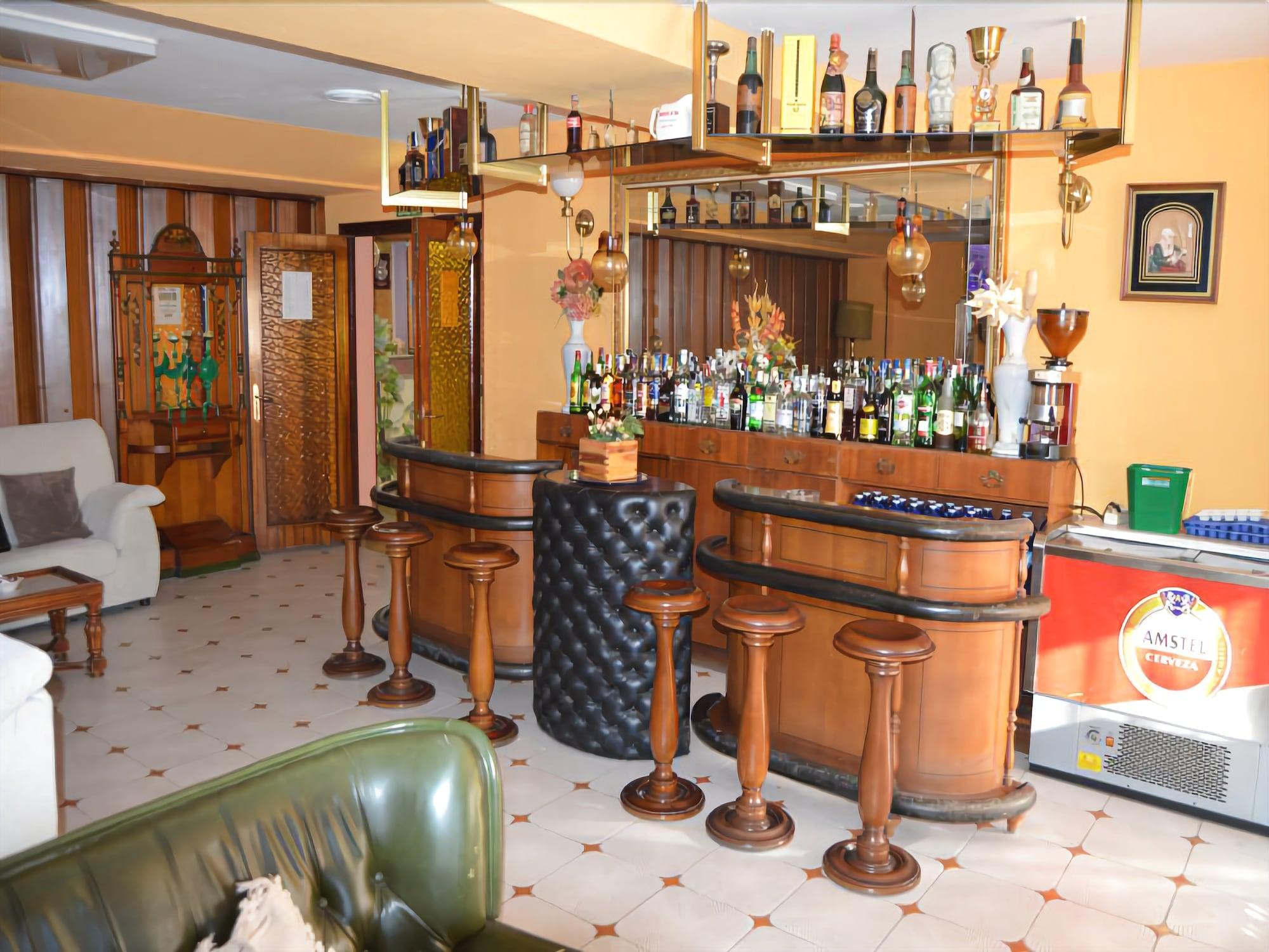 Bar/Salón Hotel Vaqueros