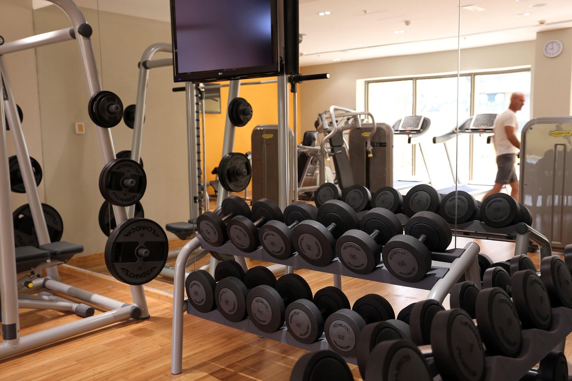 Gimnasio Ramada Hotel and Suites by Wyndham Dubai JBR