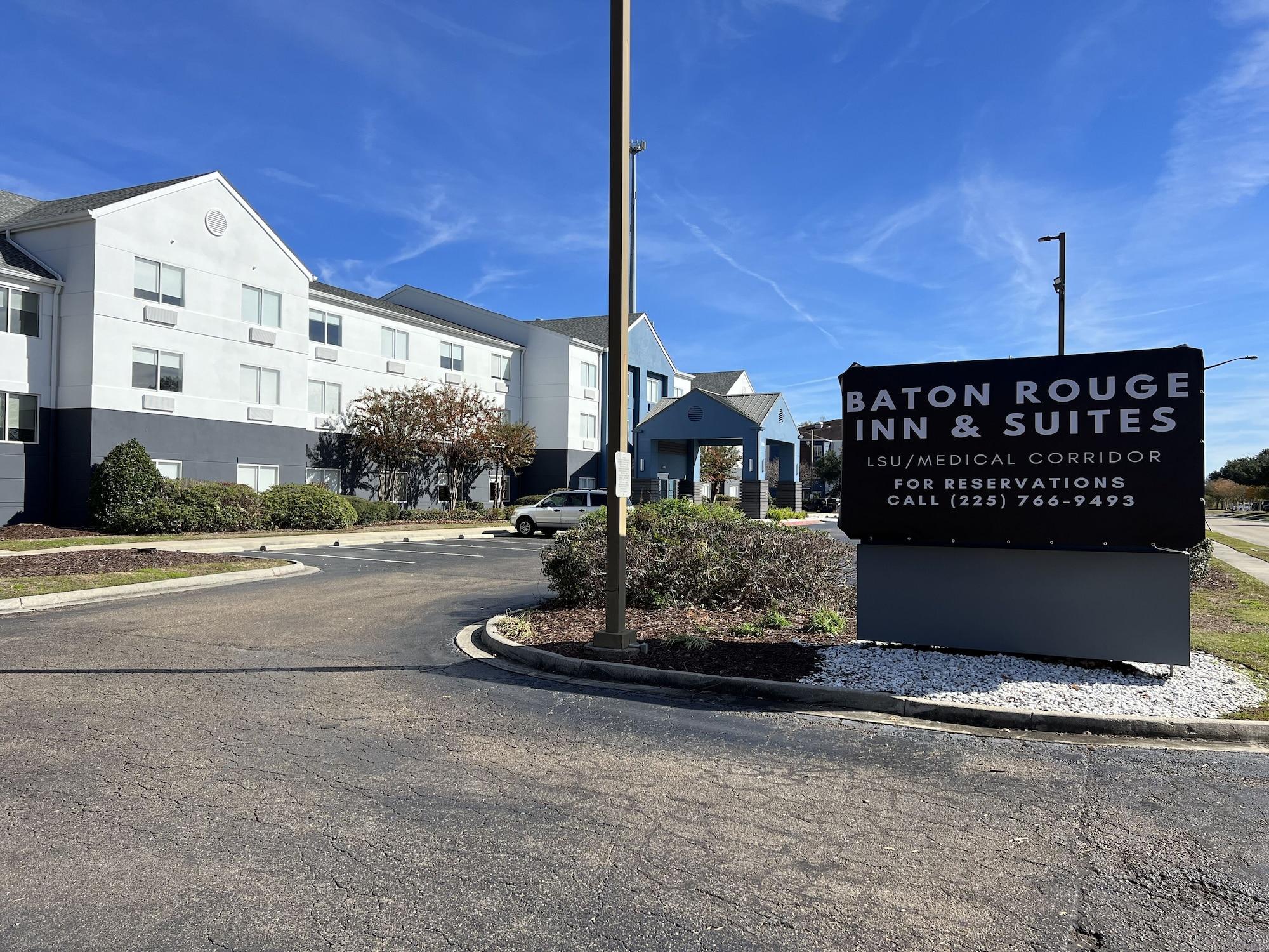 Vista Exterior Country Inn & Suites by Radisson, LSU/Medical Corridor