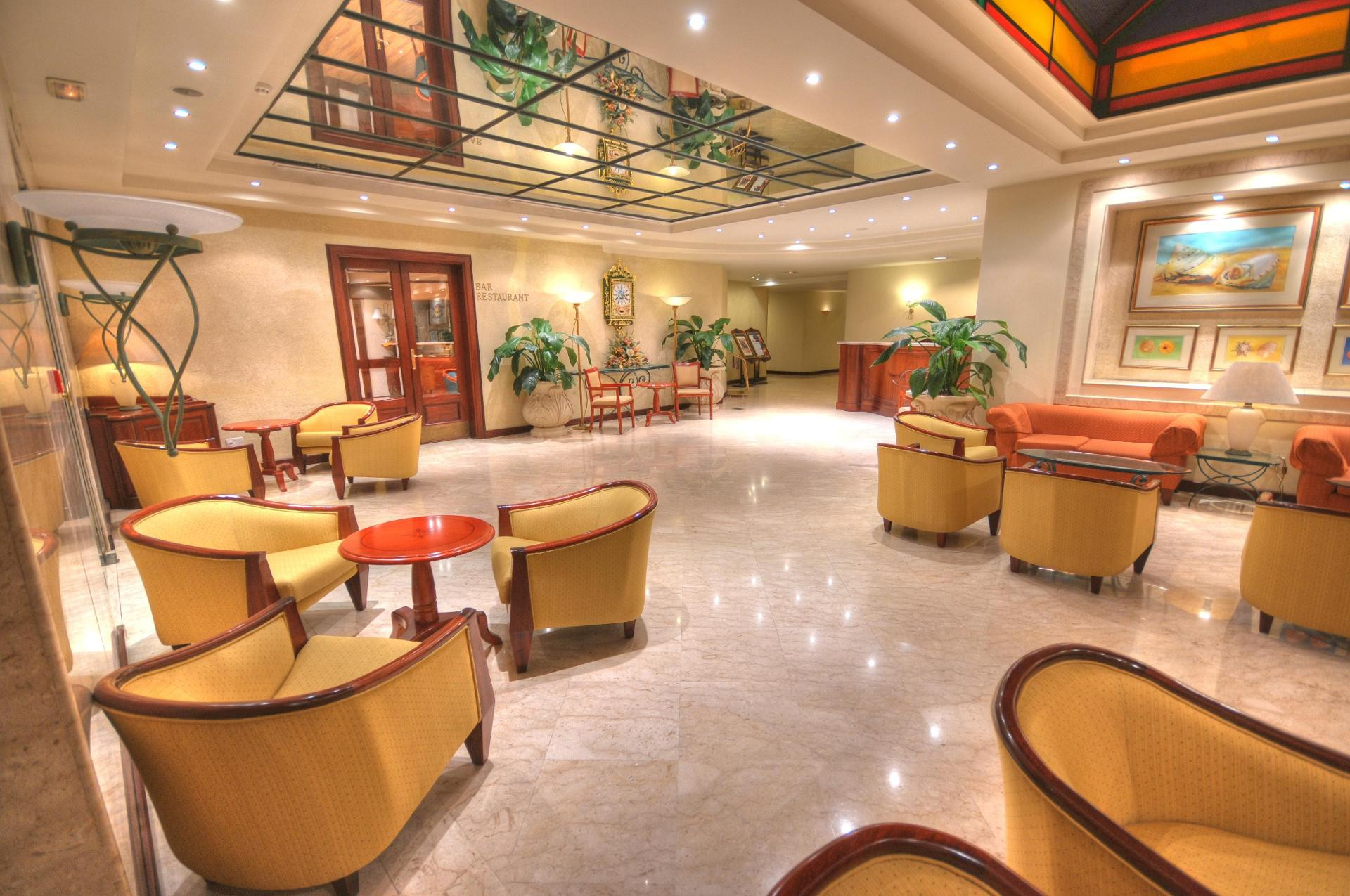 Vista Lobby Grand Hotel Gozo