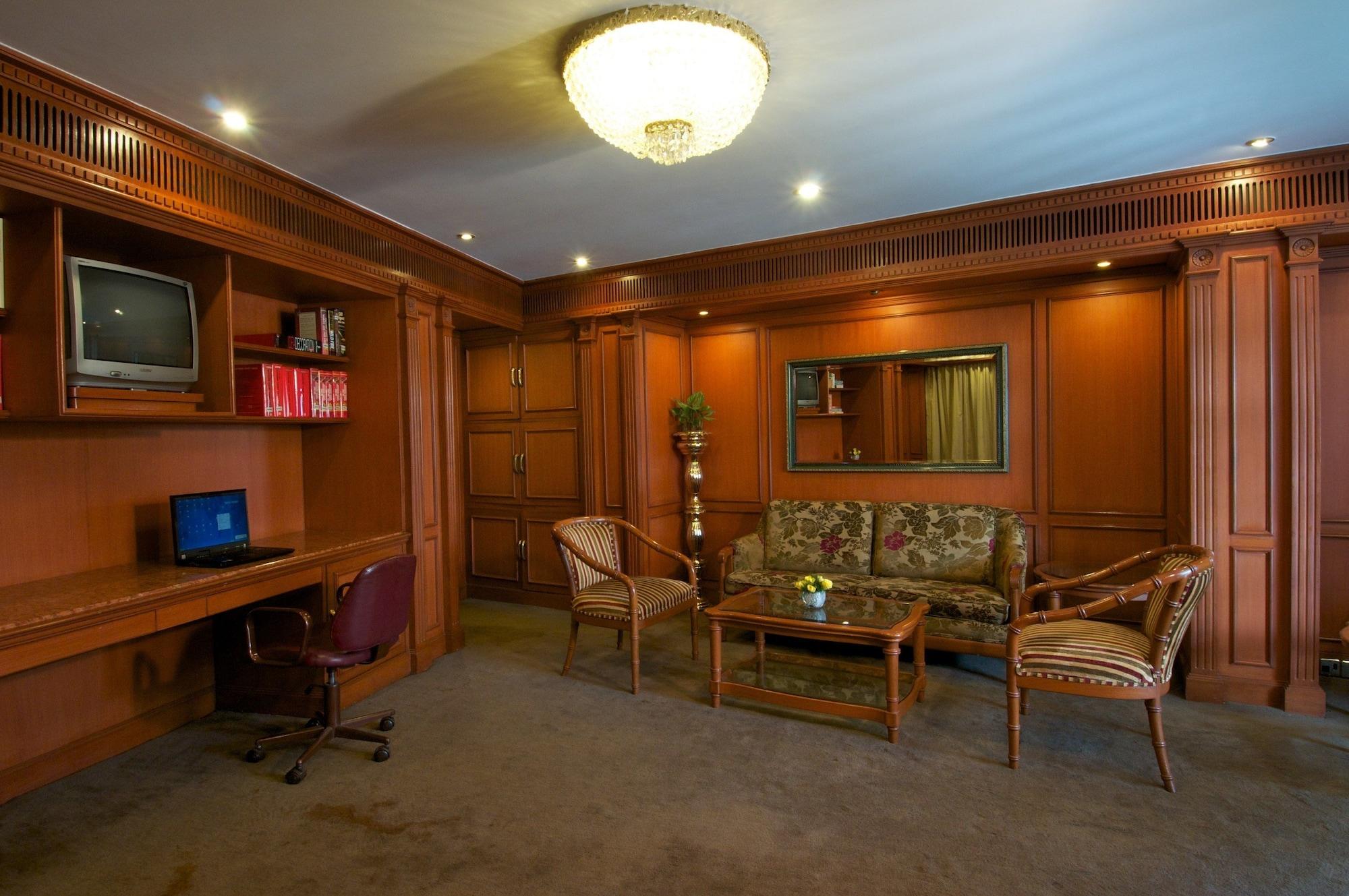 Vista Lobby Taj Mahal Lucknow