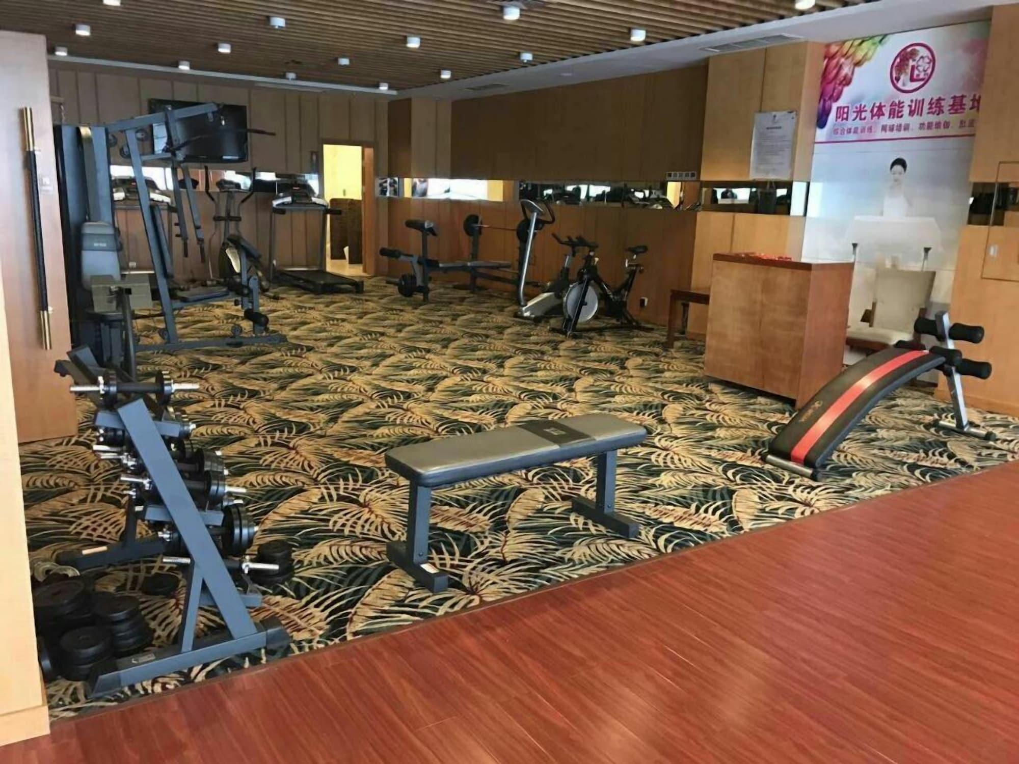 Gimnasio Century Sunshine Hotel - Emeishan