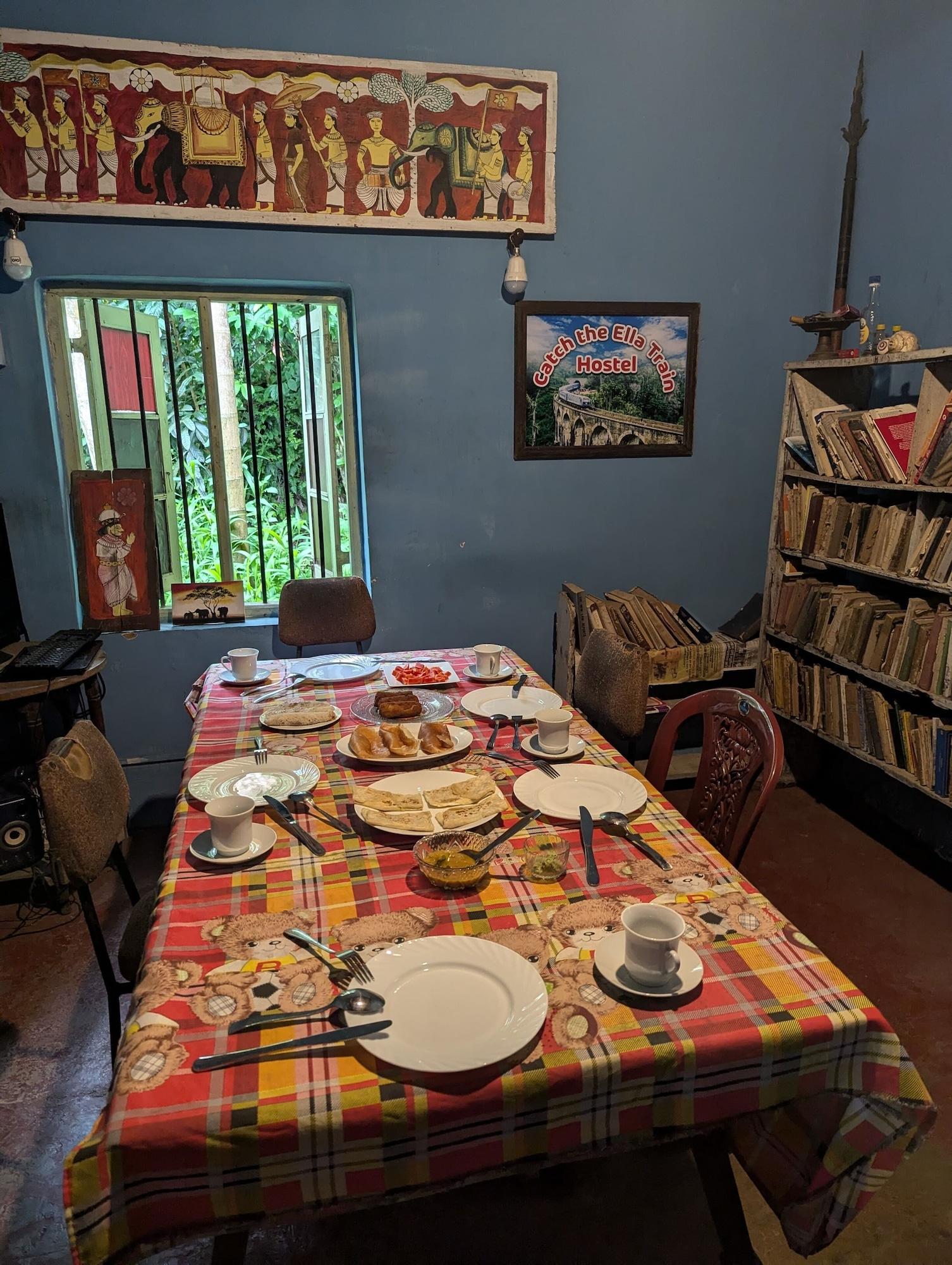 Restaurant Catch the Ella Train Hostel