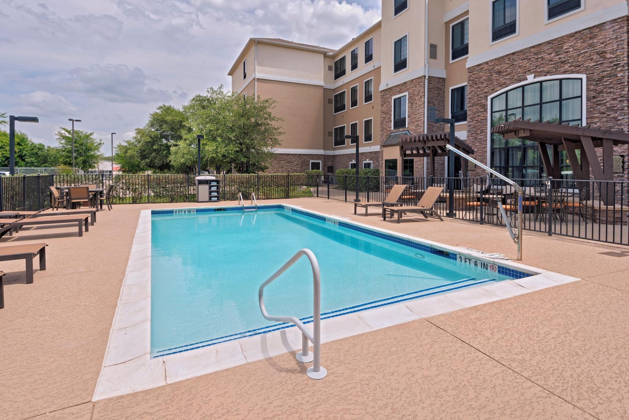 Vista Piscina Staybridge Suites Austin NW by IHG