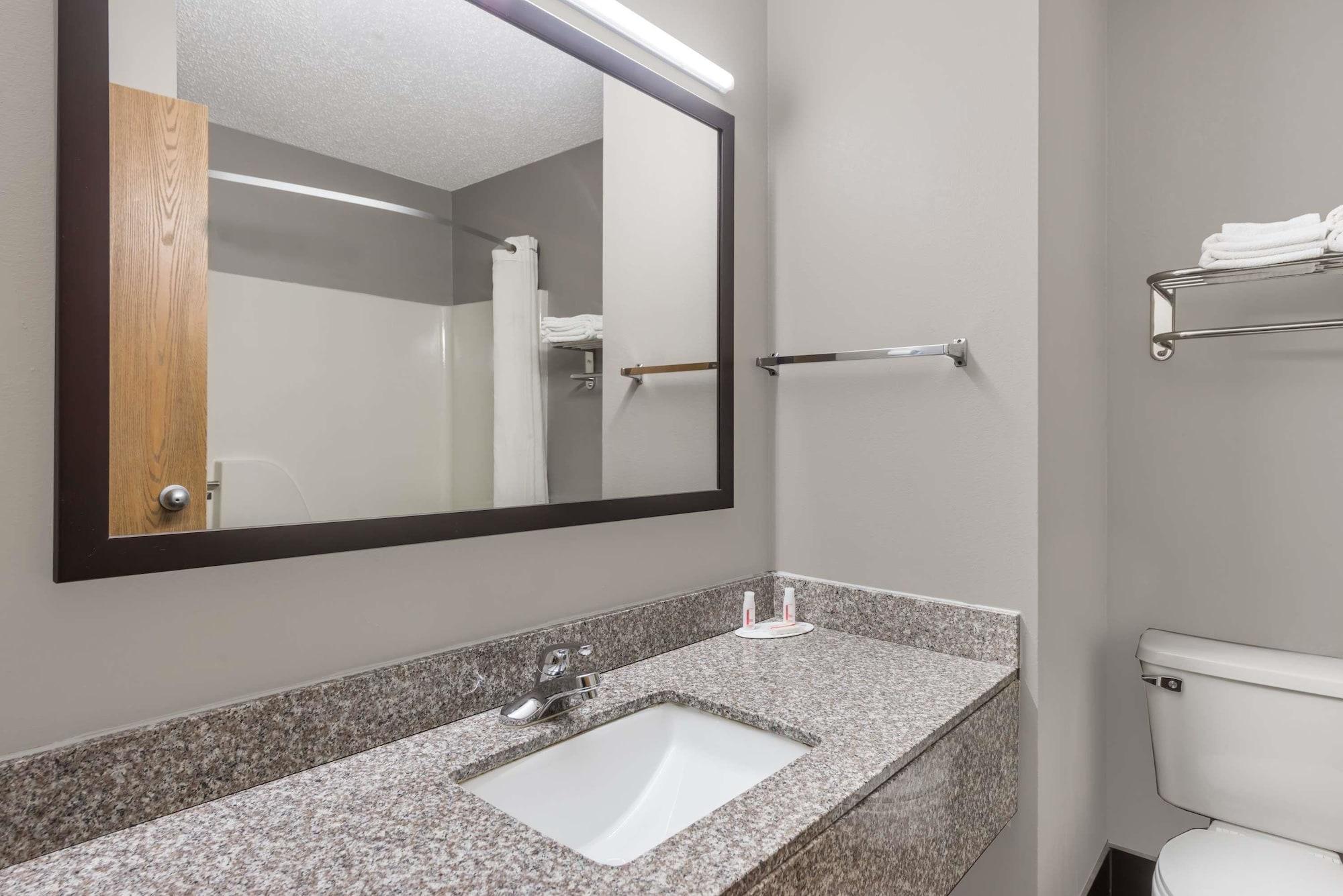 Equipamiento de Habitación Super 8 by Wyndham West Plains