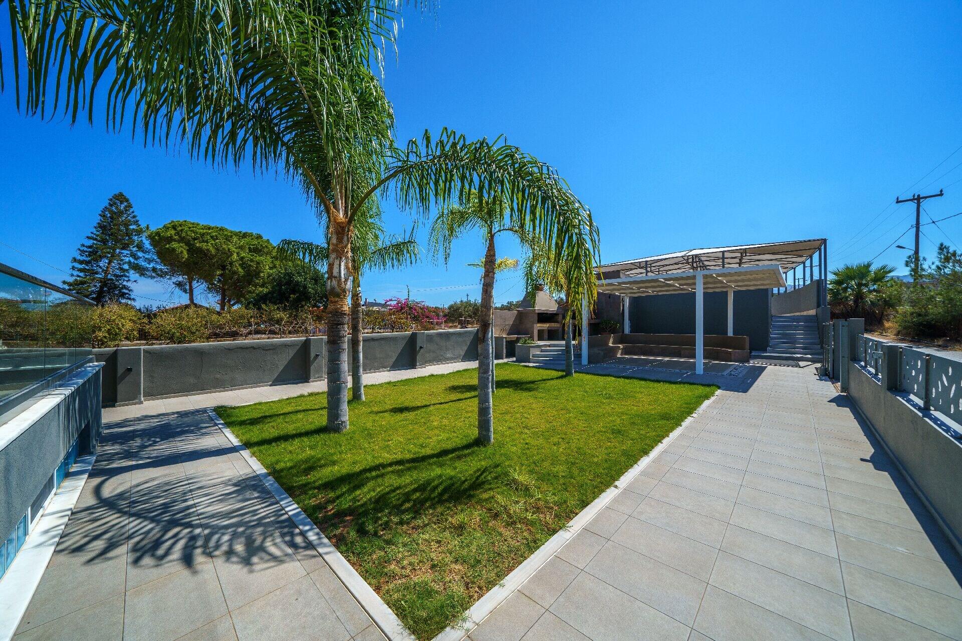 Vista Exterior Elysian Suites