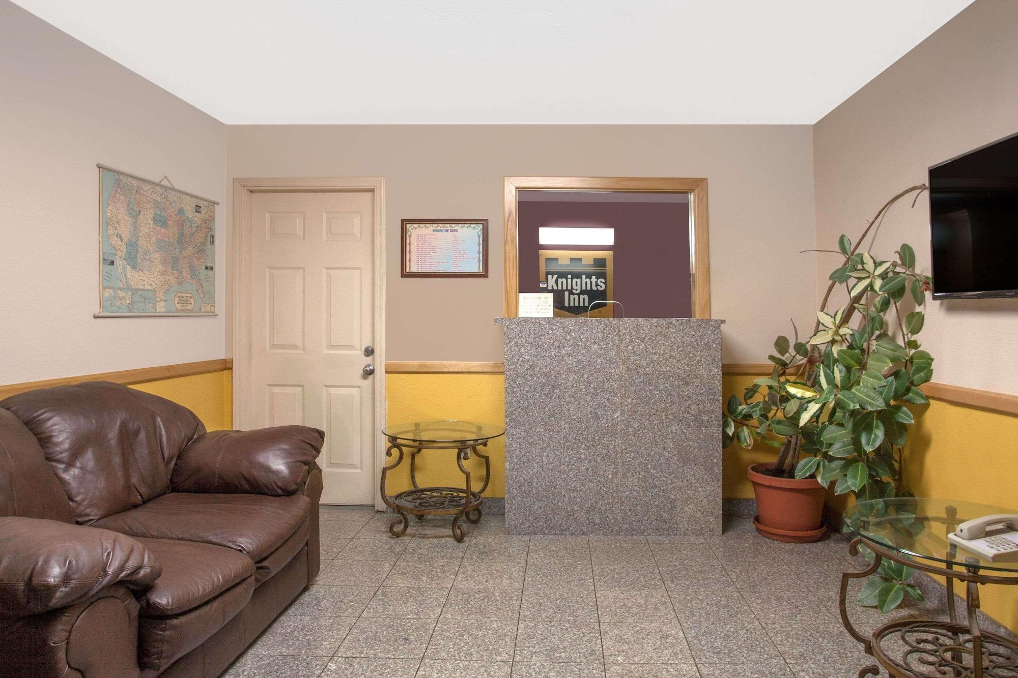Vista Lobby Knights Inn Wildersville