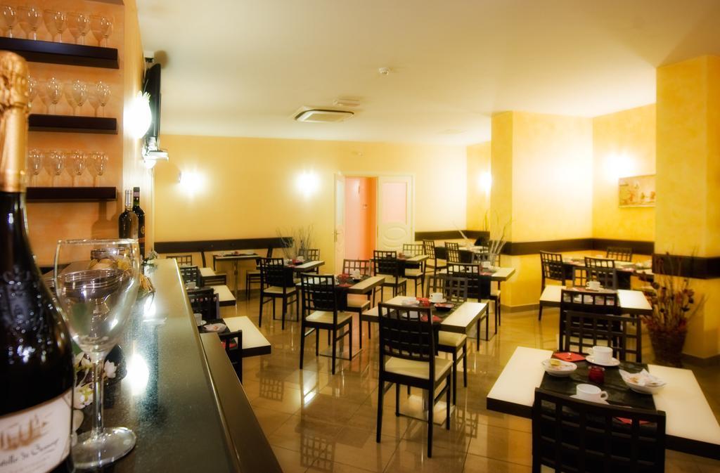Bar/Salón Hotel Bright
