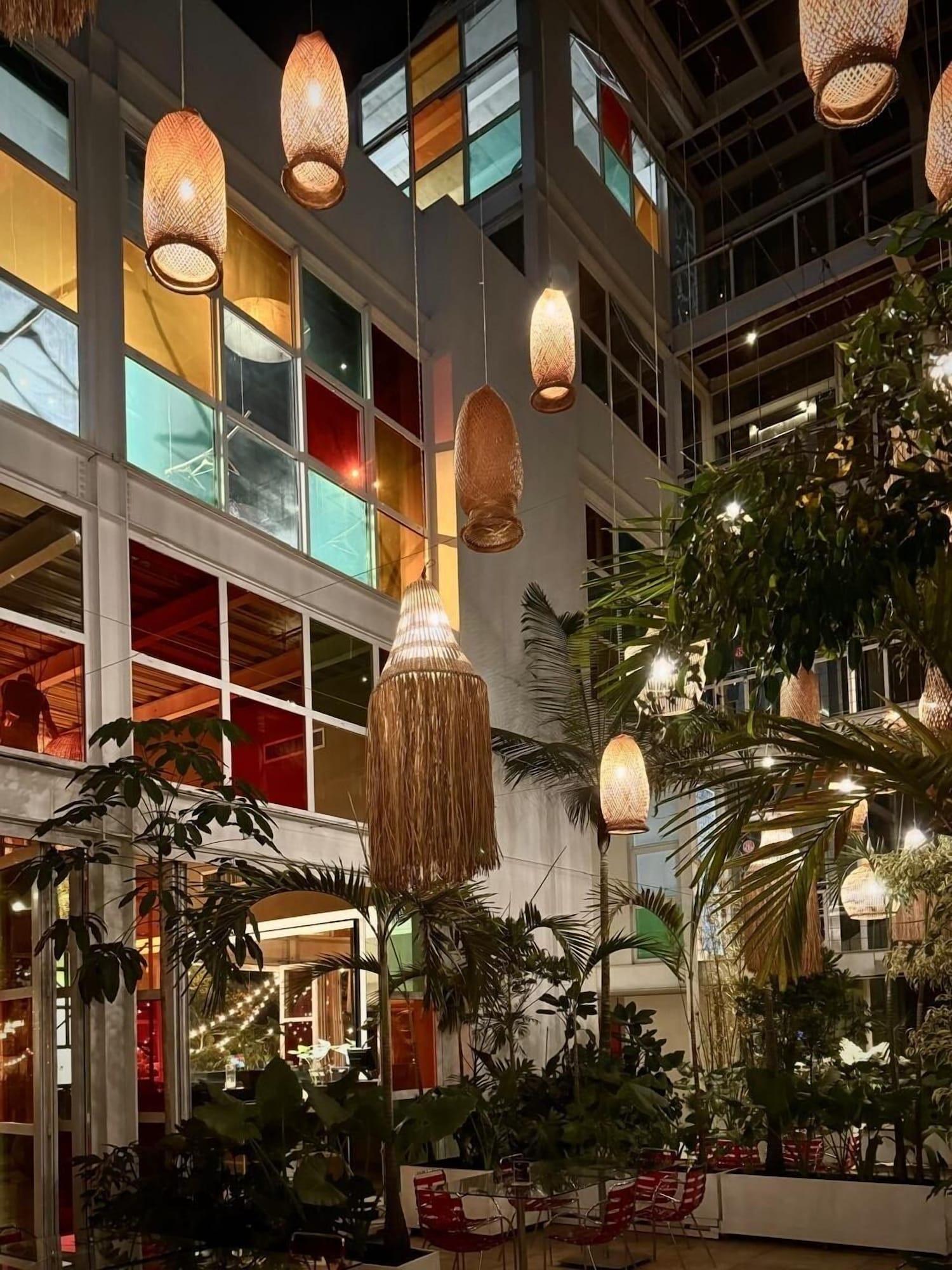 Vista Exterior Now Hotel Cali