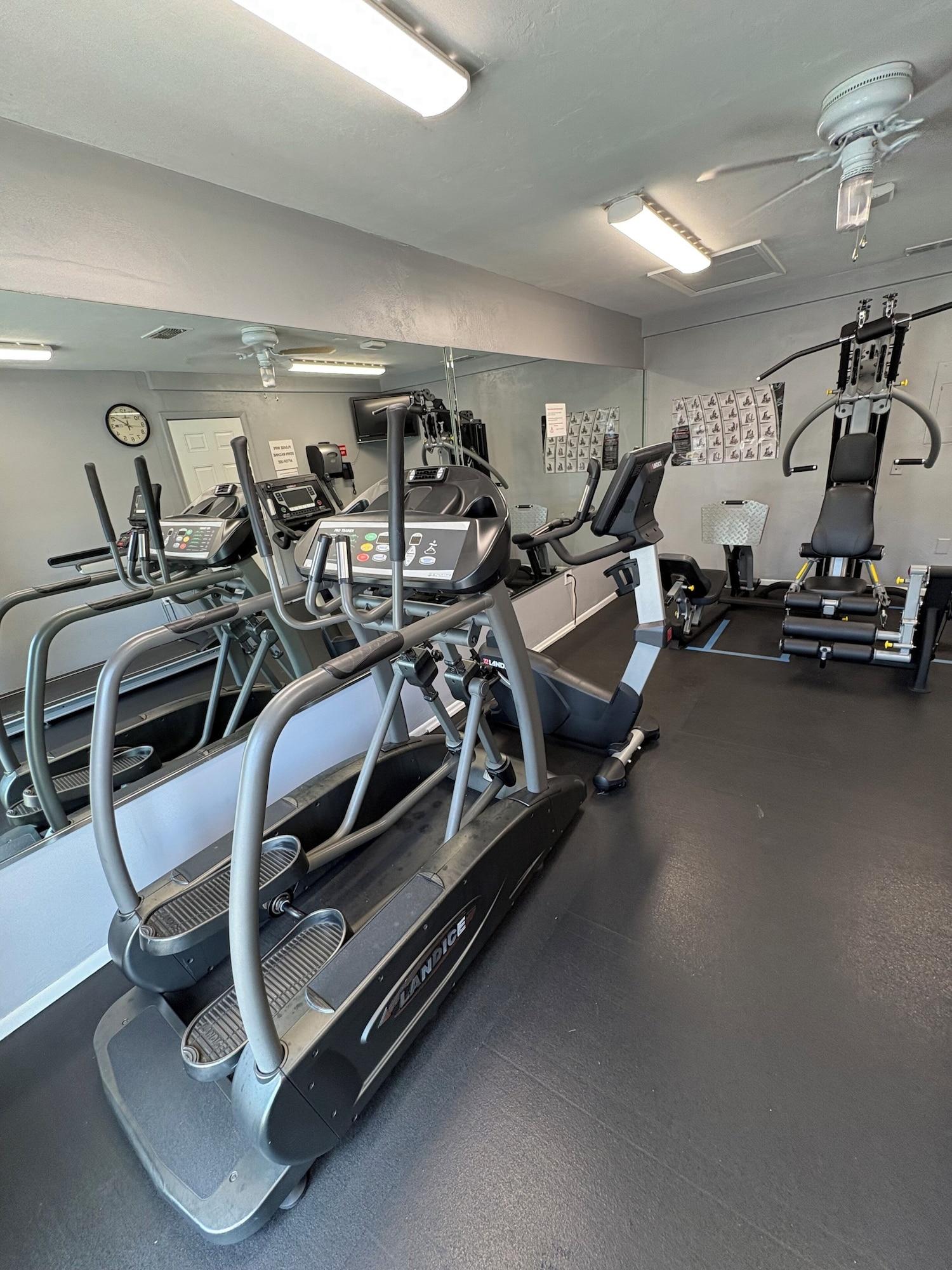 Gimnasio Villas at Fortune Place