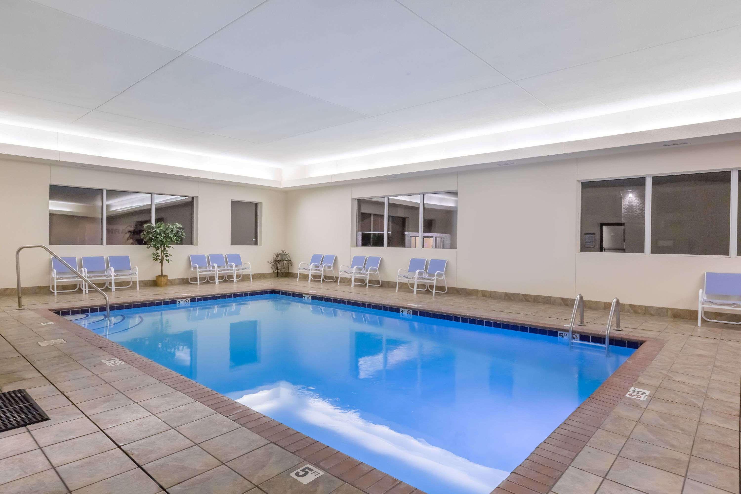 Vista Piscina Days Inn by Wyndham Hotel Spencer IA