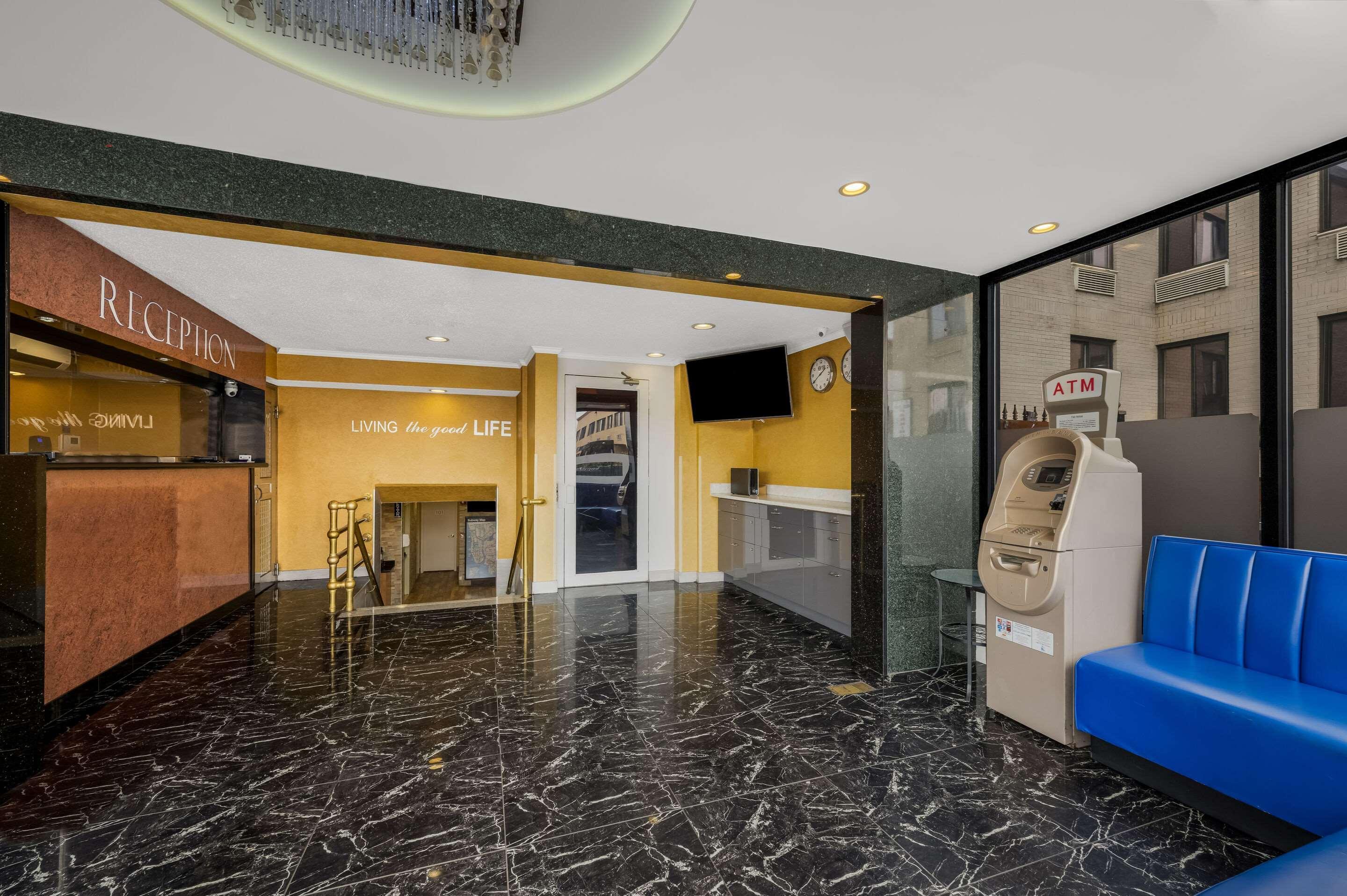Vista Lobby Quality Inn JFK Airport Rockaway Blvd