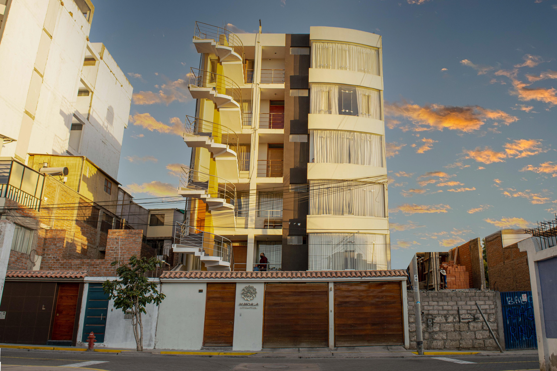 Vista Exterior Mandala Rooms & Services Hospedaje