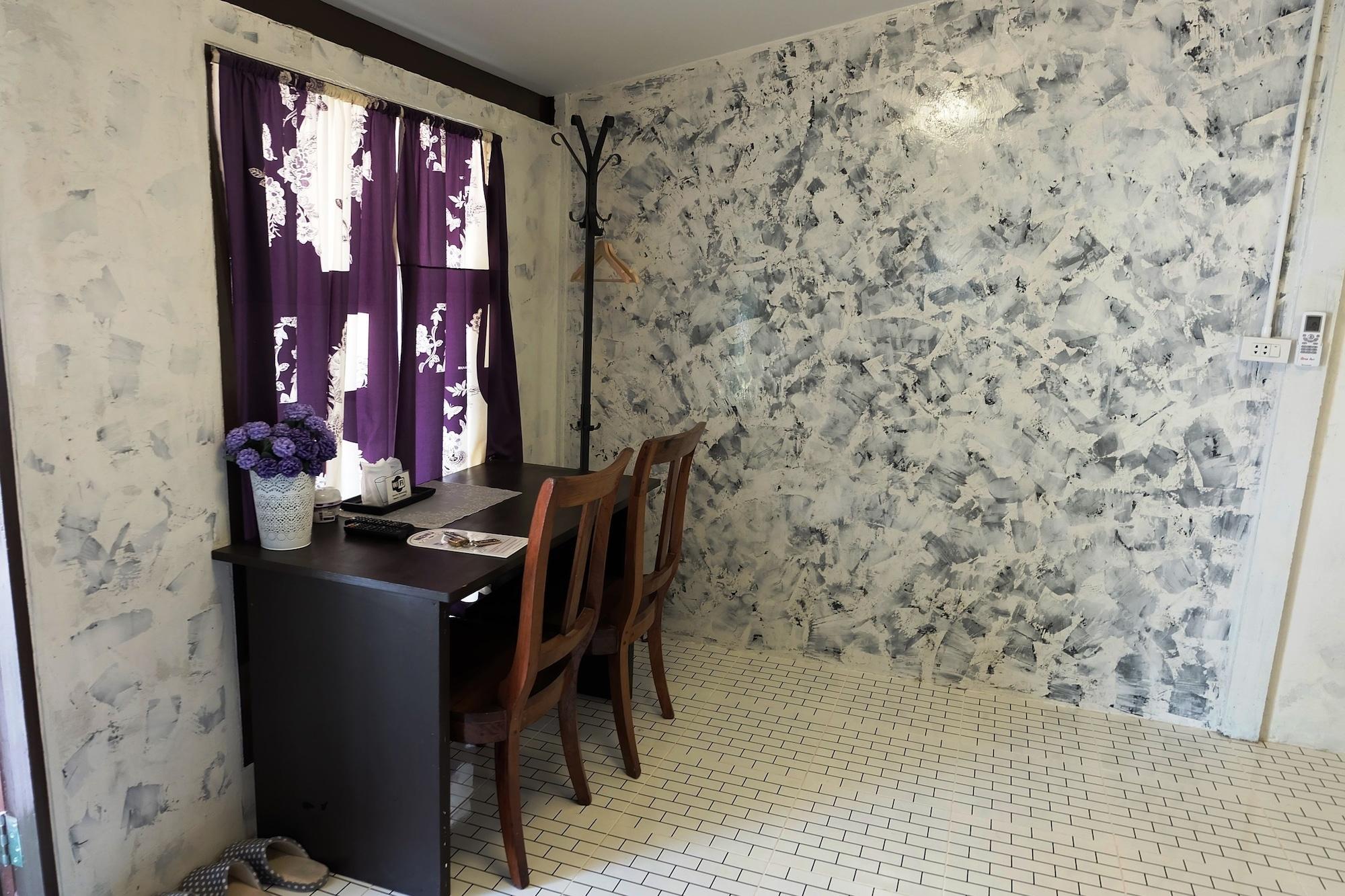 Set de Habitación BaanChompooAmphawa