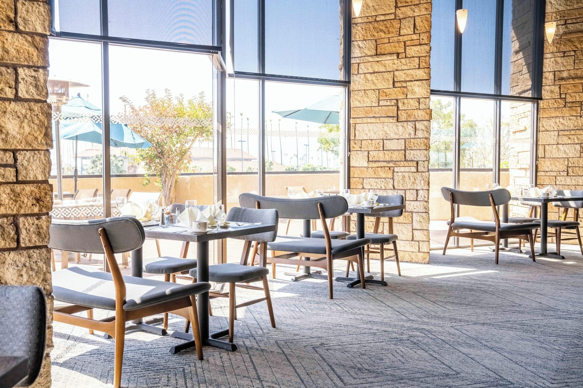 Restaurant Four Points by Sheraton Ventura Harbor Resort