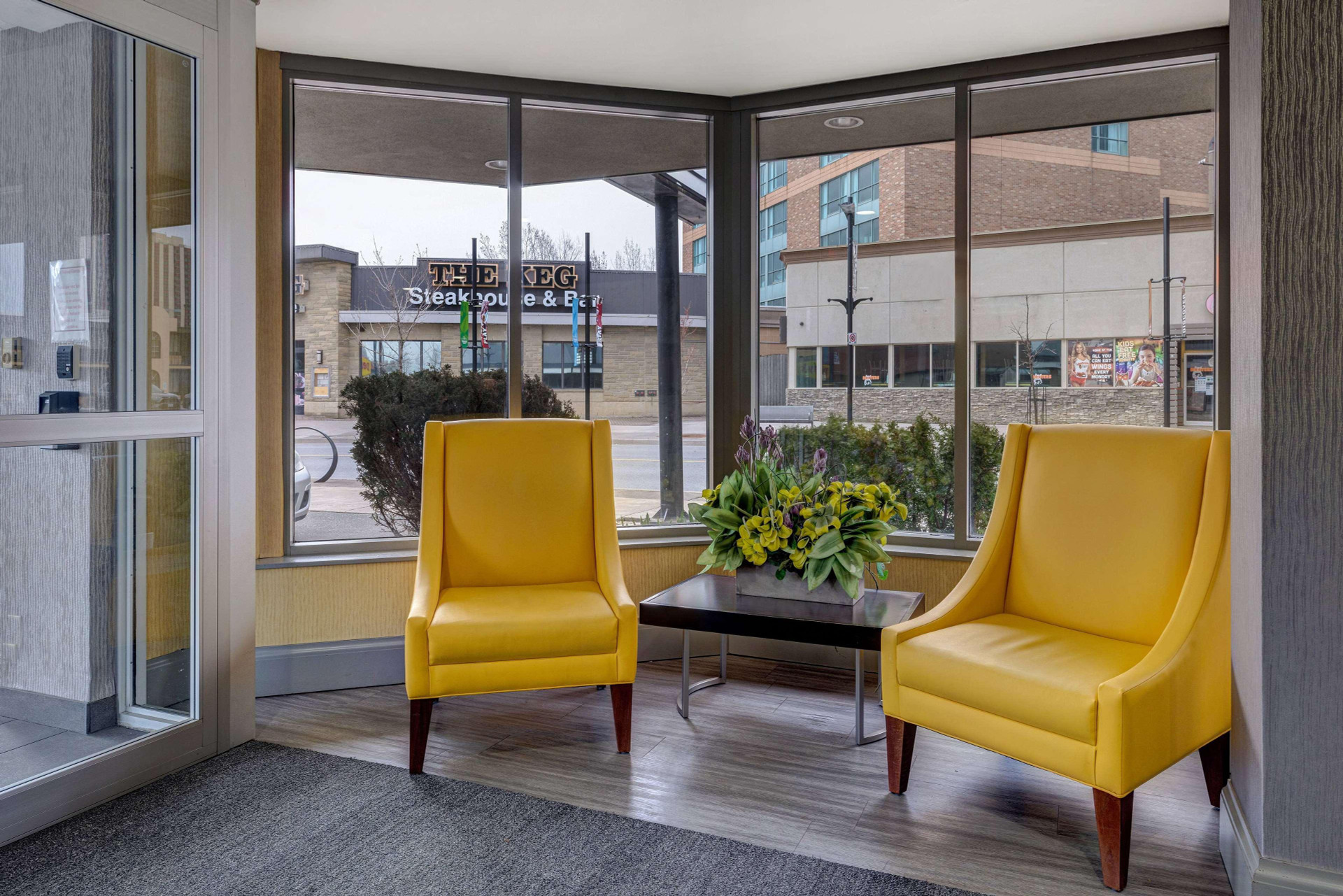 Vista Lobby Days Inn by Wyndham Niagara Falls Near The Falls