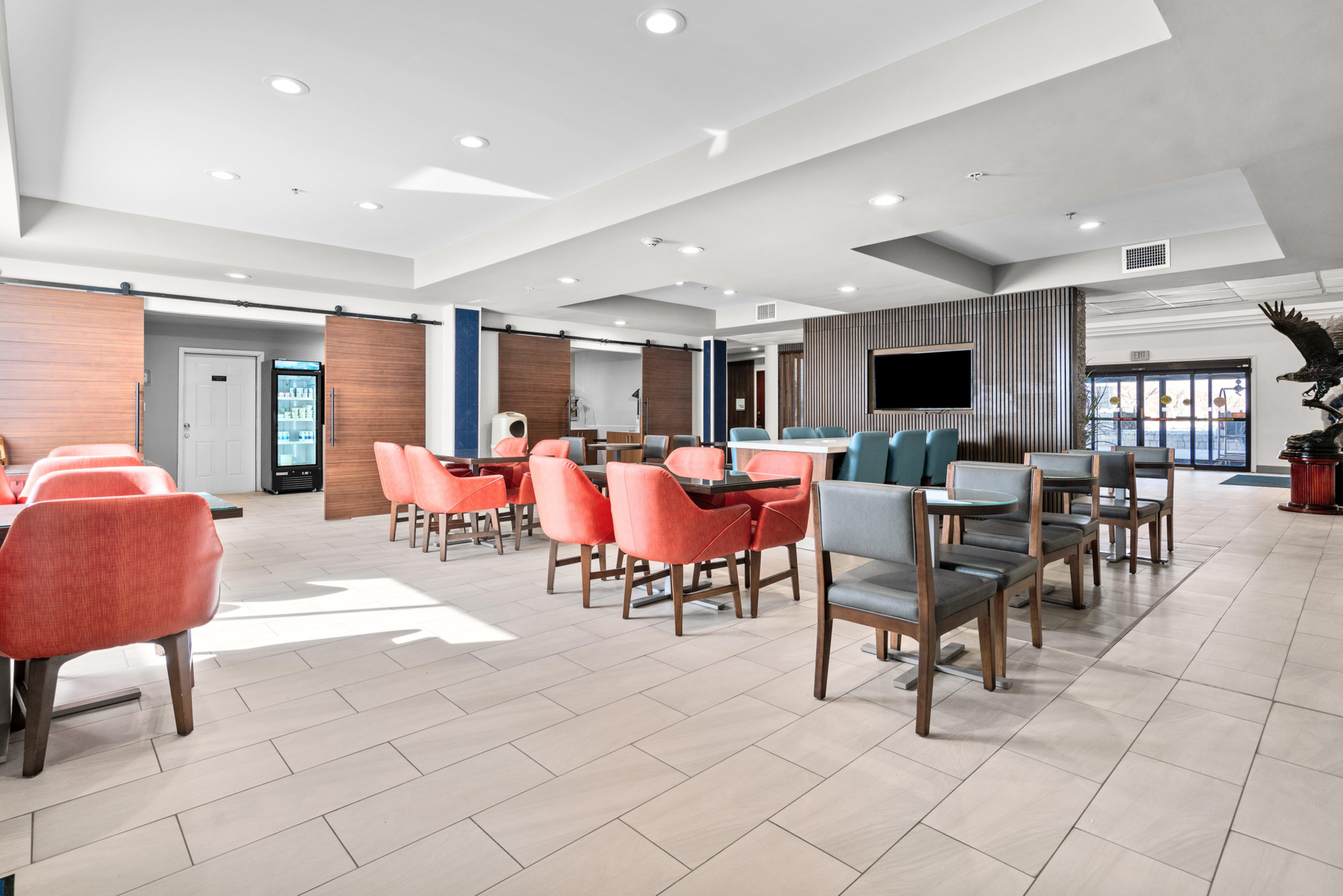 Restaurant Holiday Inn Express Hotel&Suites West Point-For