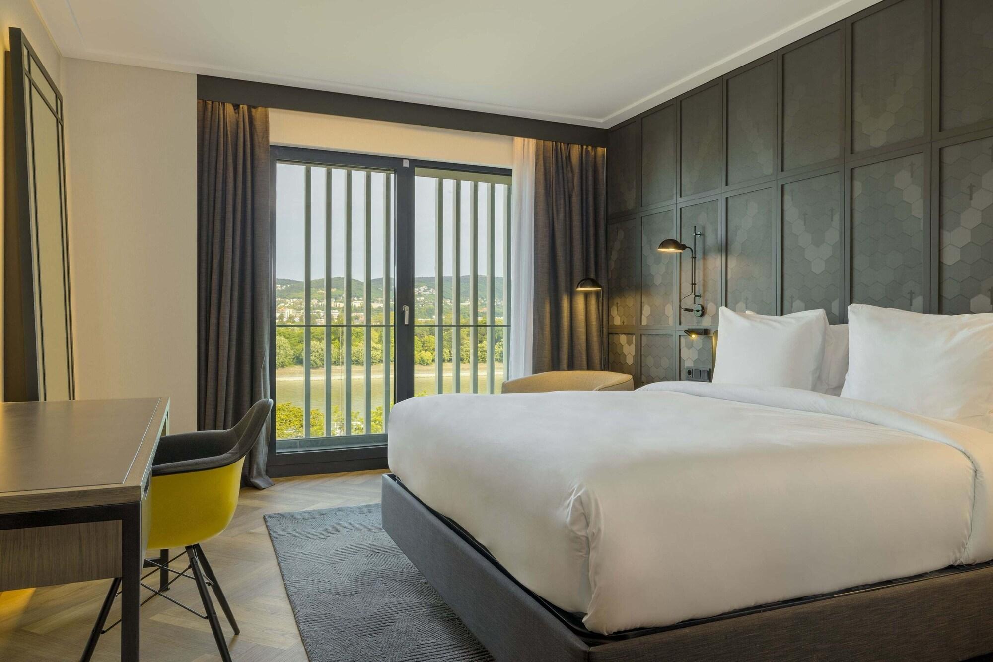 Varios Four Points By Sheraton Budapest Danube