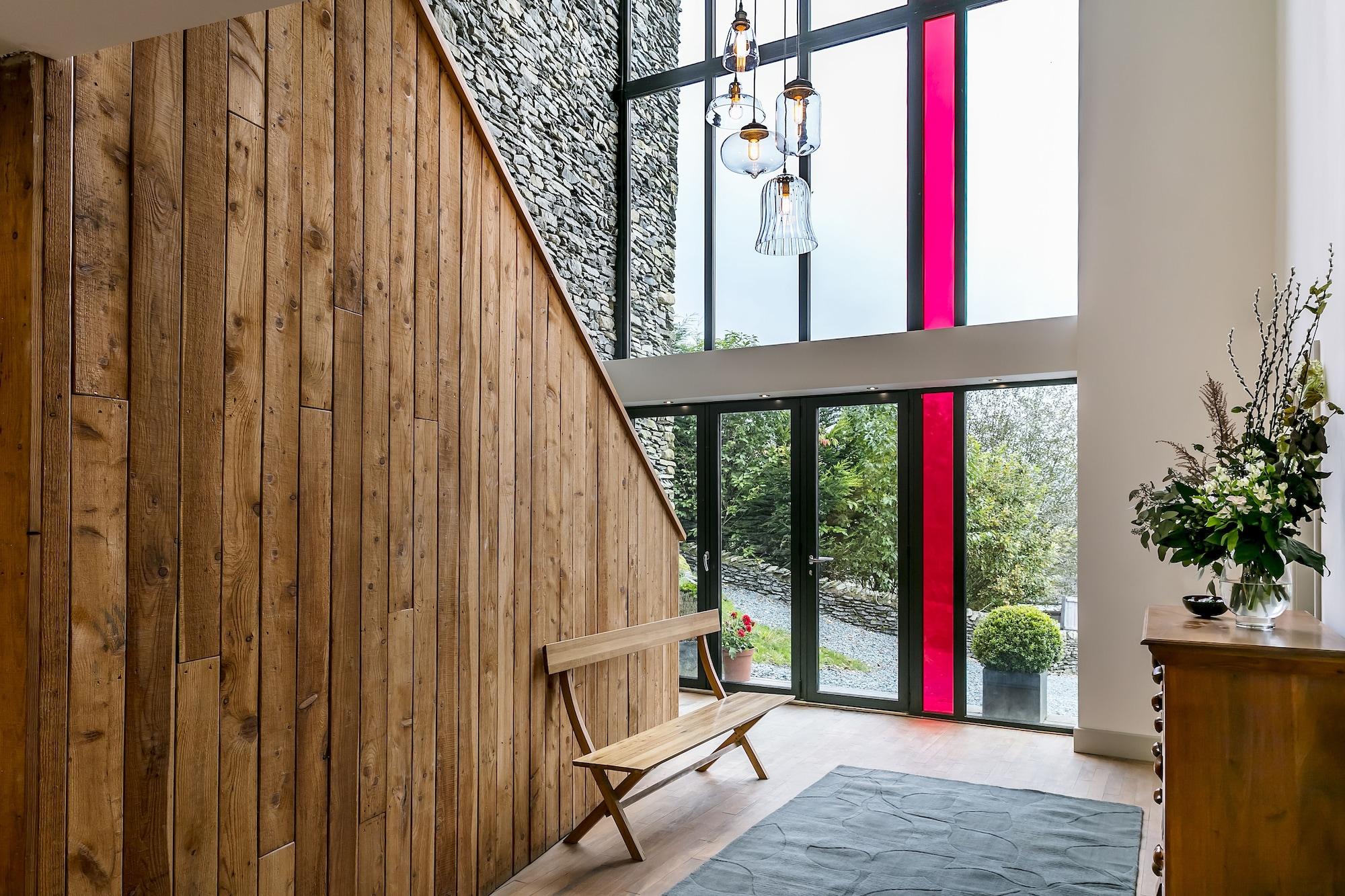 Vista Lobby Dome House