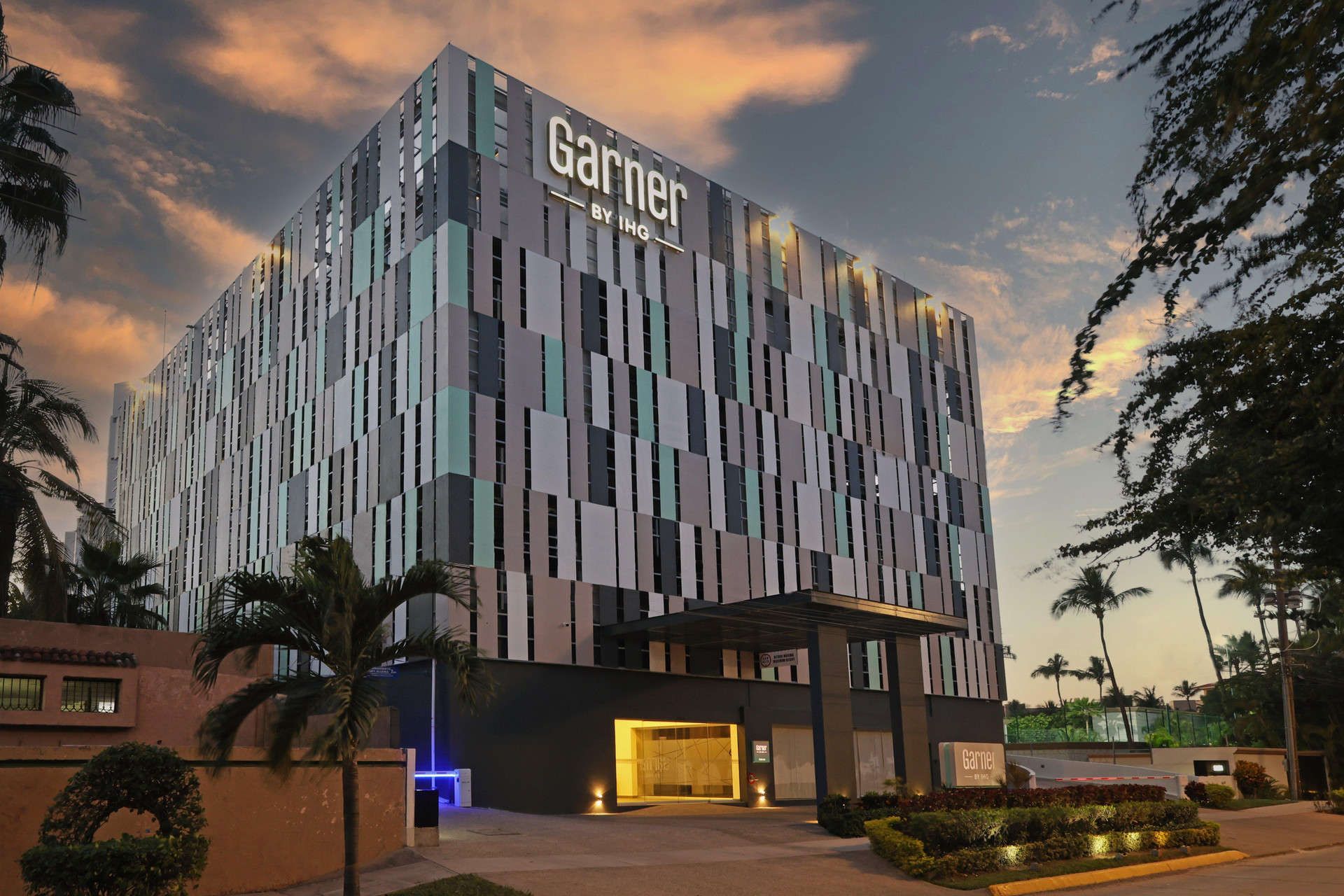 Vista Exterior Garner Hotel Mazatlan Beach by IHG