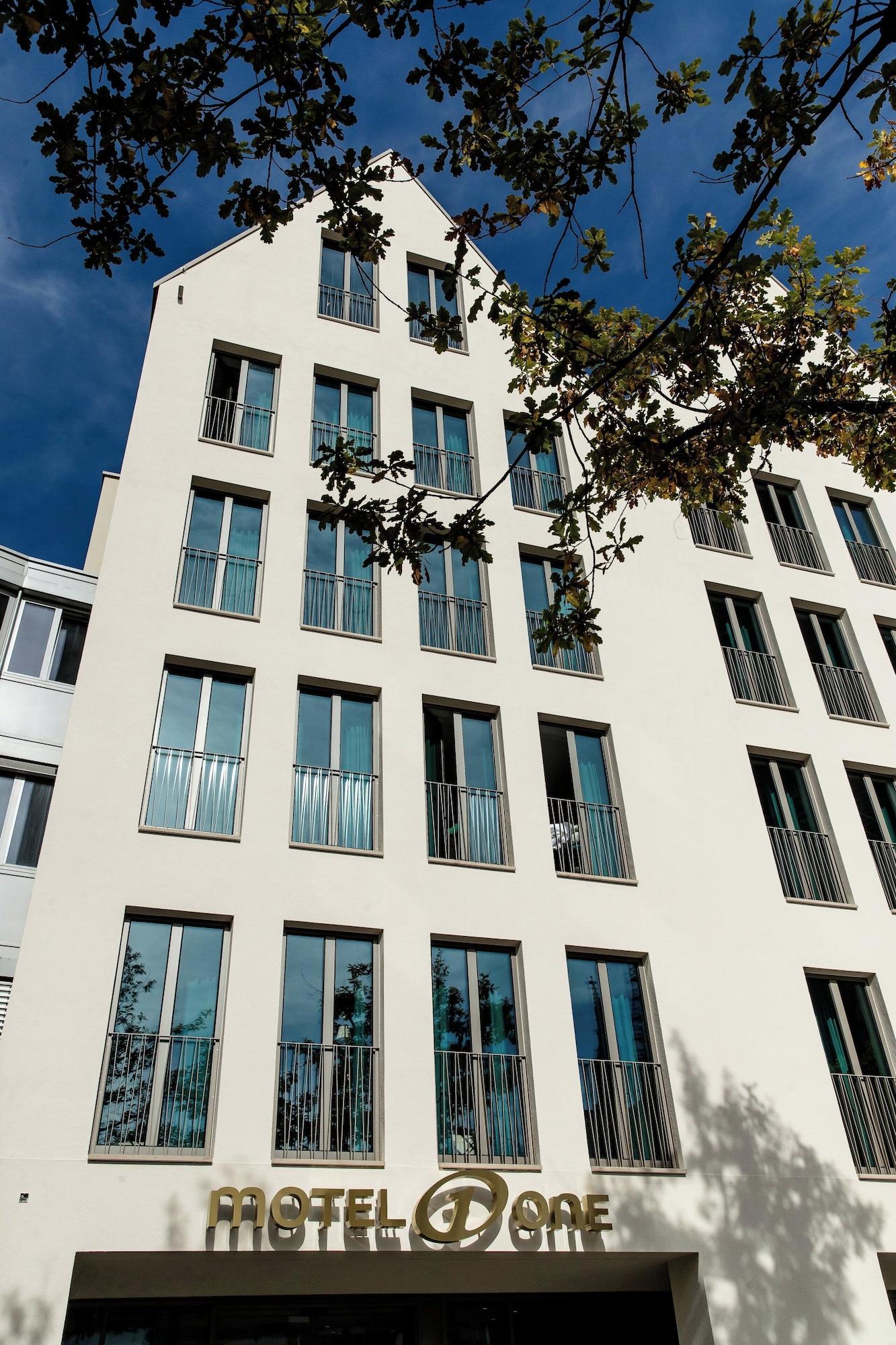 Vista Exterior Motel One Ulm