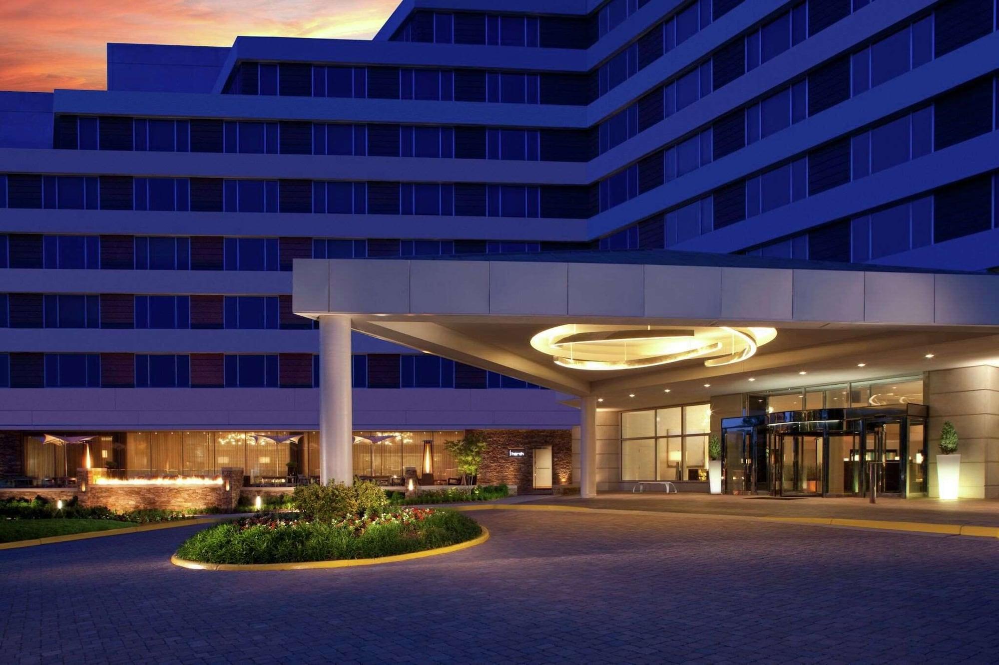 Vista Exterior Hilton McLean Tysons Corner