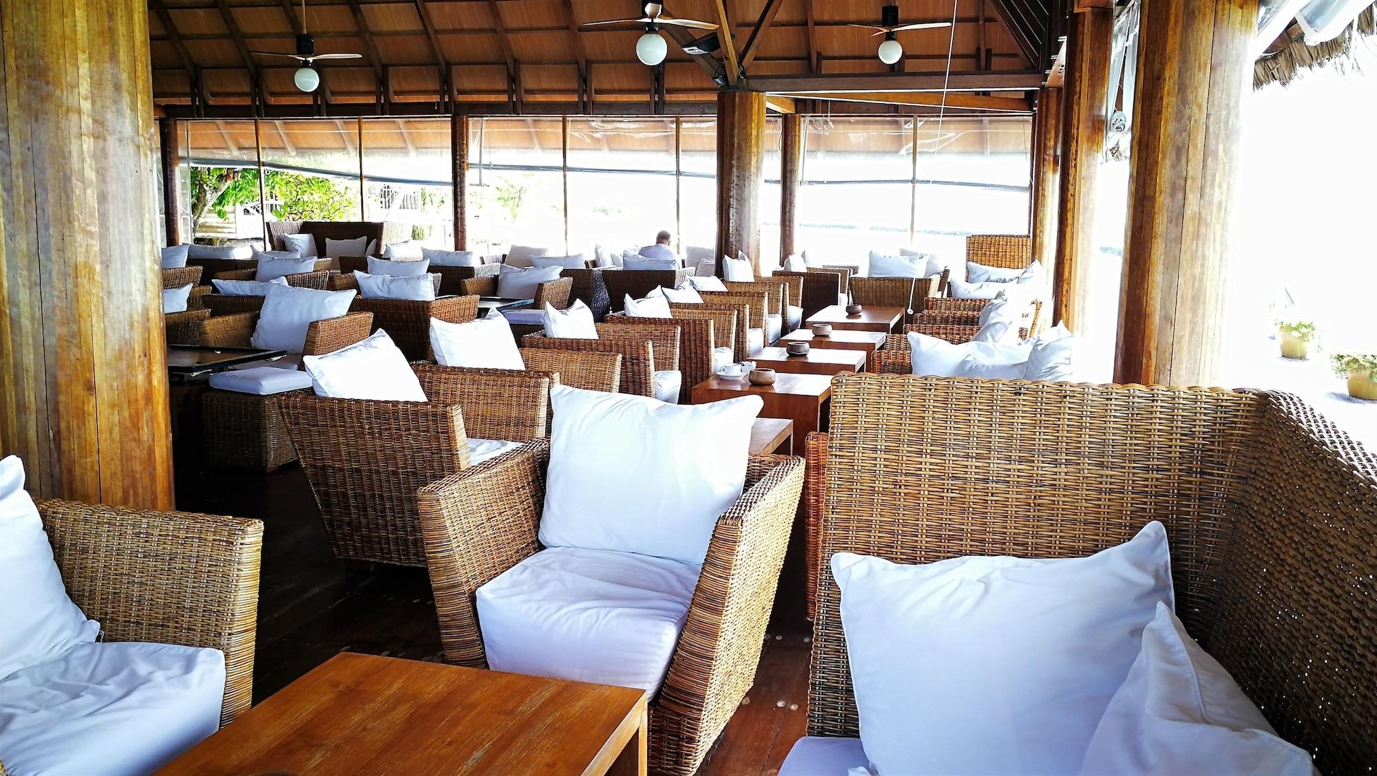 Restaurant Gangehi Island Resort