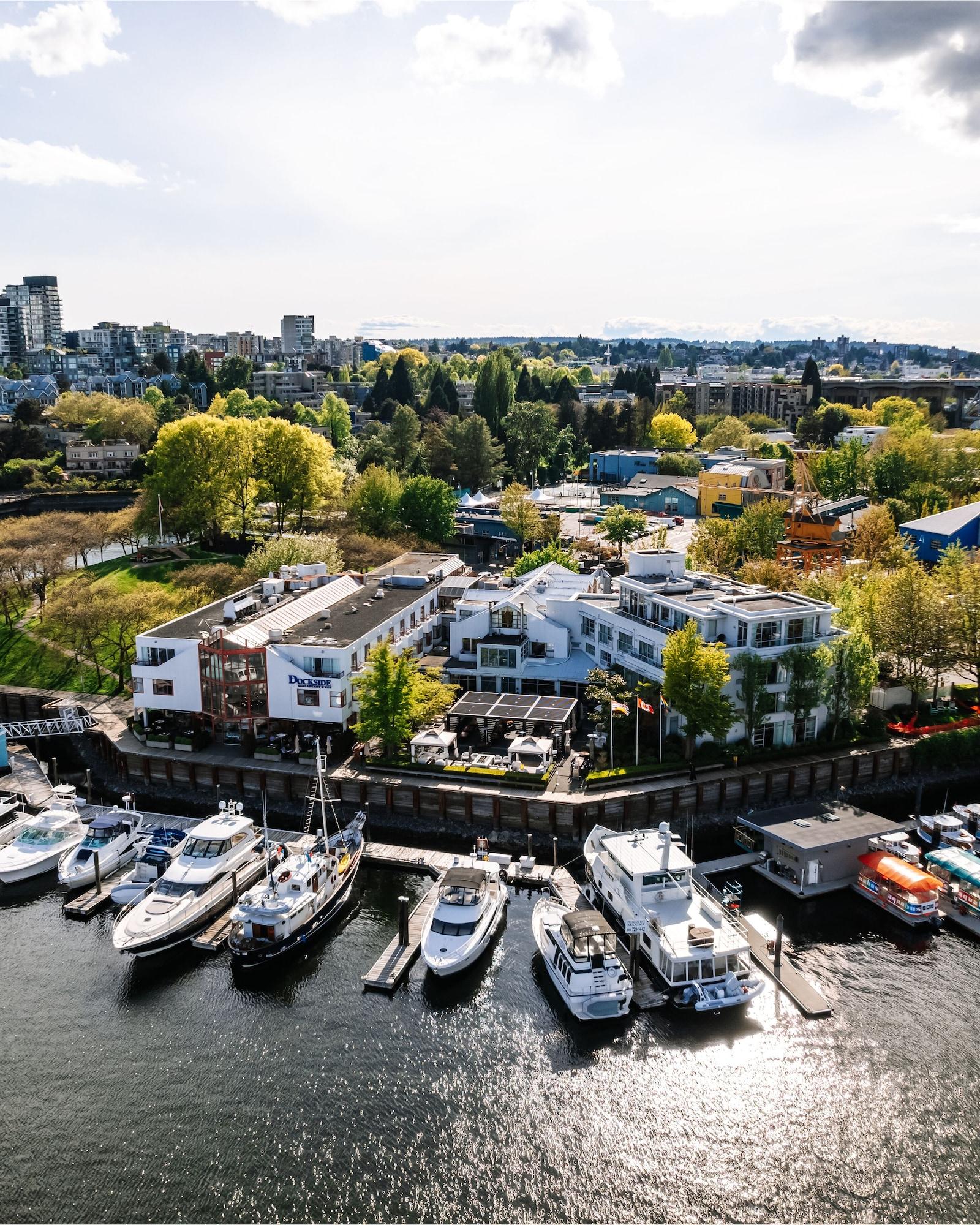 Vista Exterior Granville Island Hotel