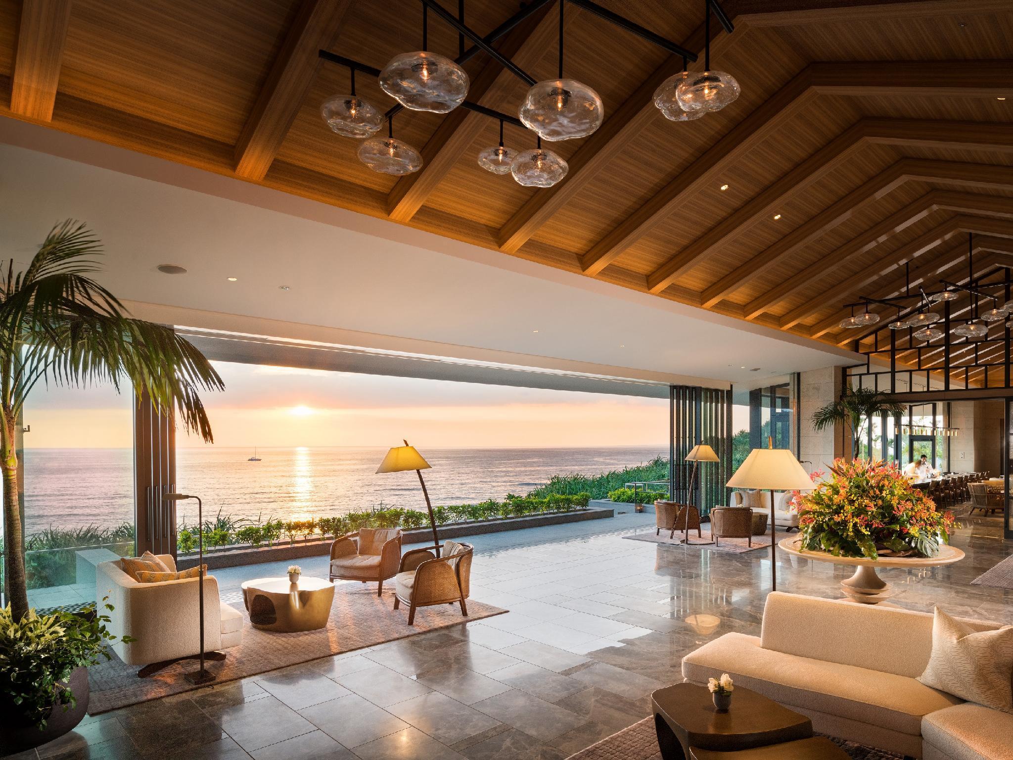 Vista Lobby Halekulani Okinawa