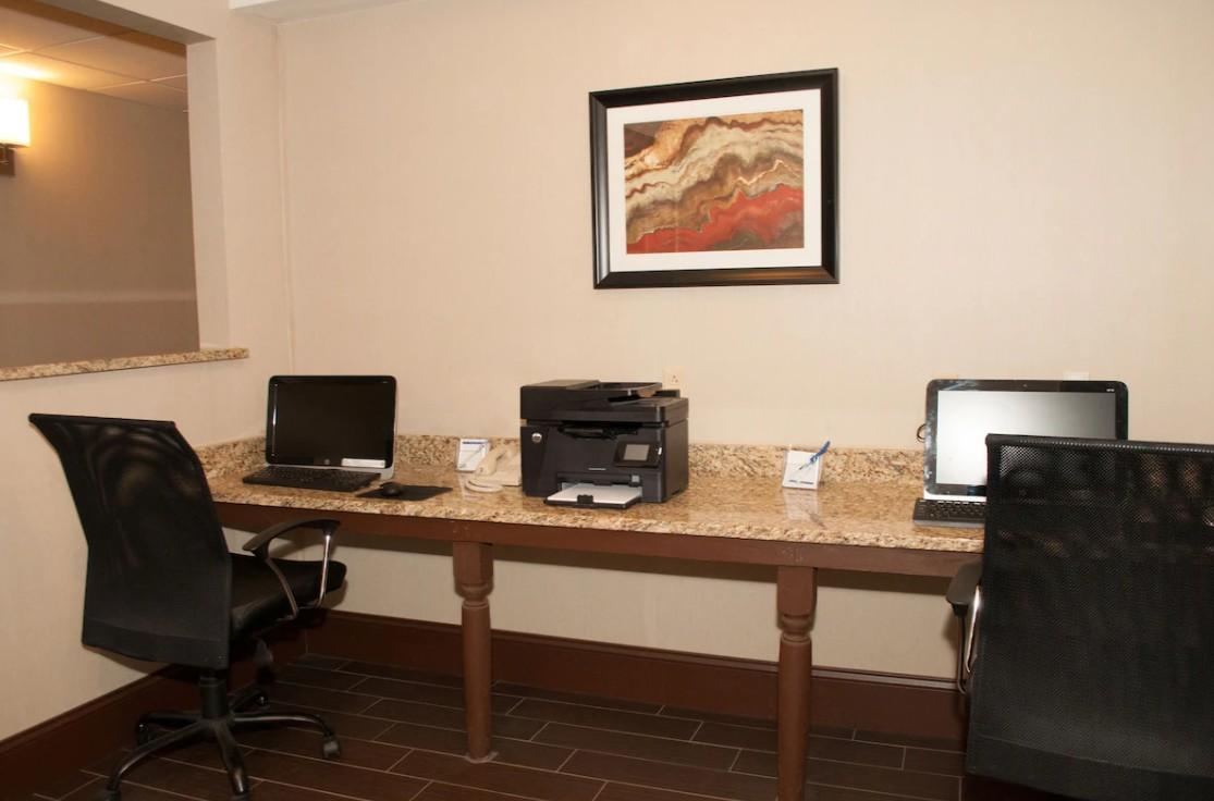 Centro de Negocios Holiday Inn Express Vernon - Manchester