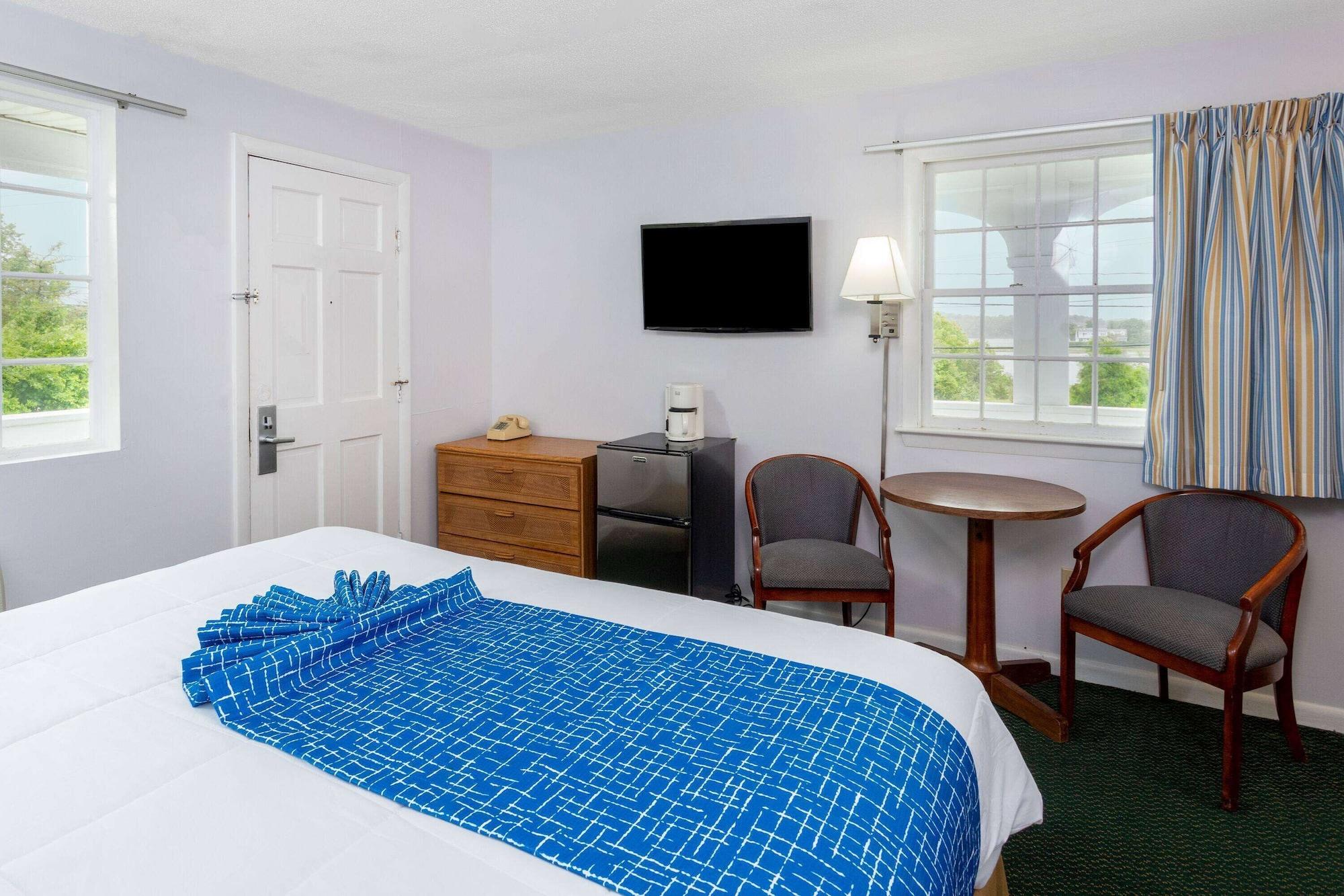 Habitación Travelodge by Wyndham Cape Cod Area