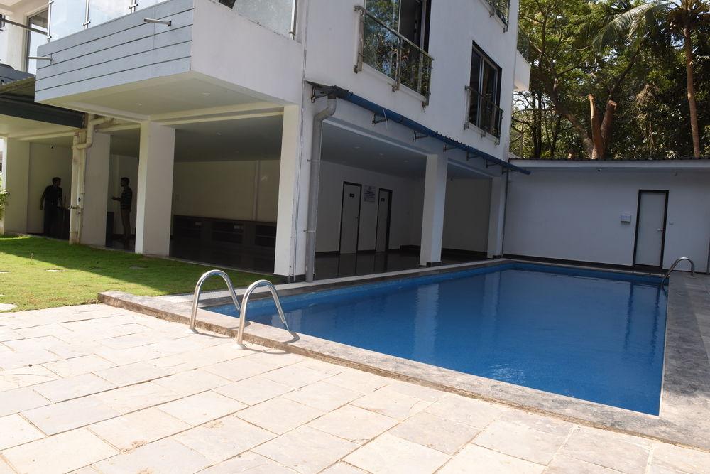 Vista Piscina Treehouse Alchemy Creek Goa