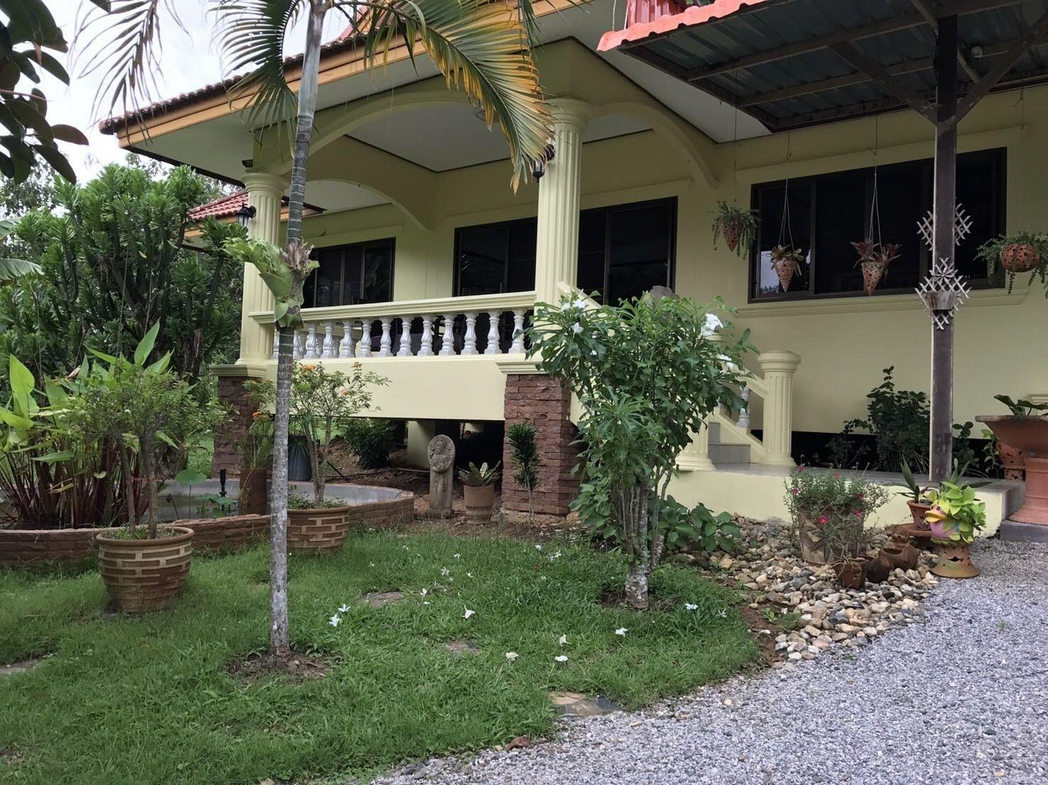 Varios House of Garden