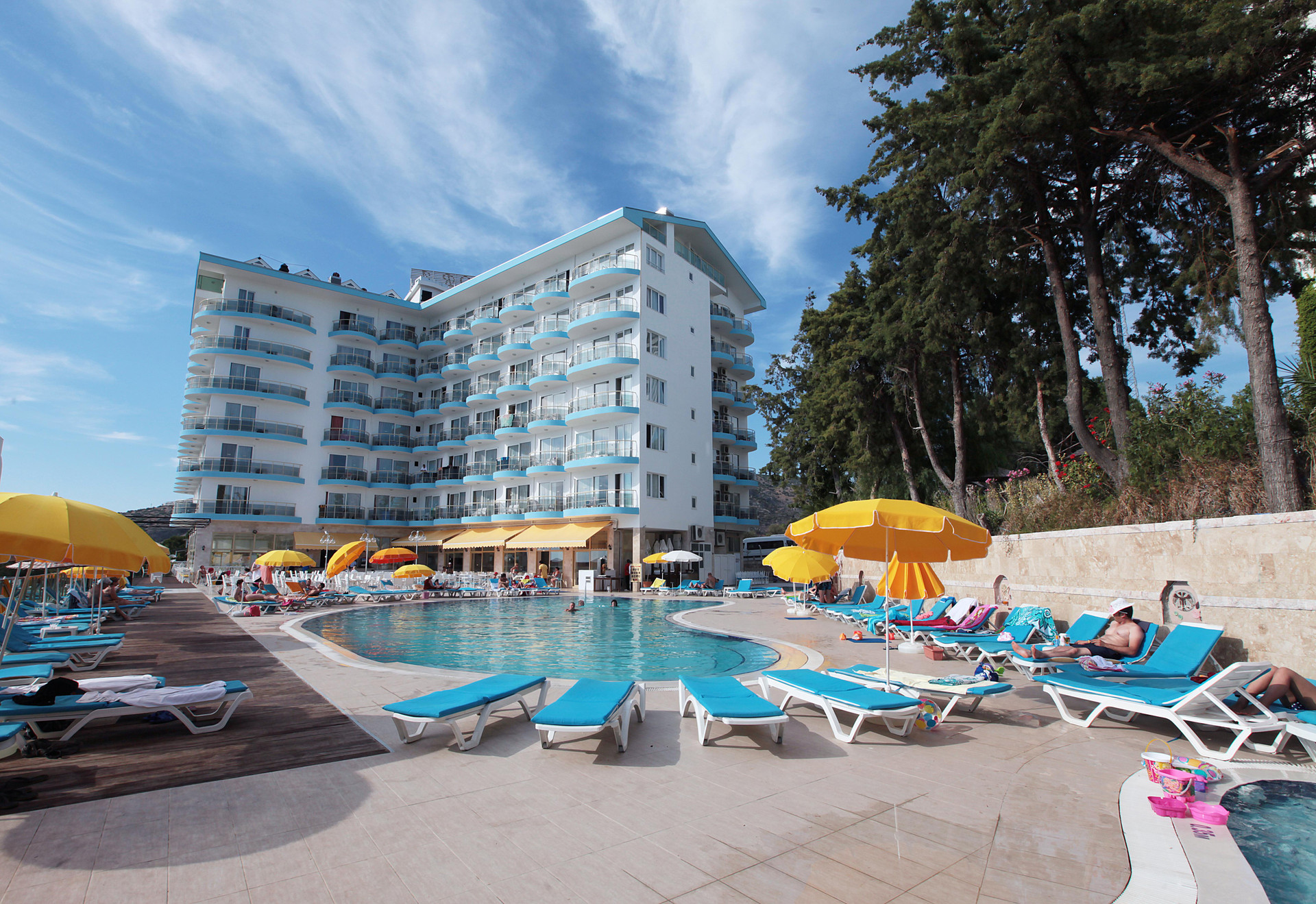 Vista Exterior Arora Hotel