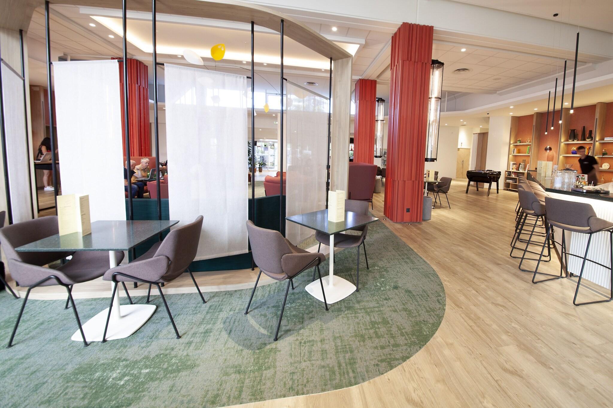 Vista Lobby Novotel Clermont Ferrand