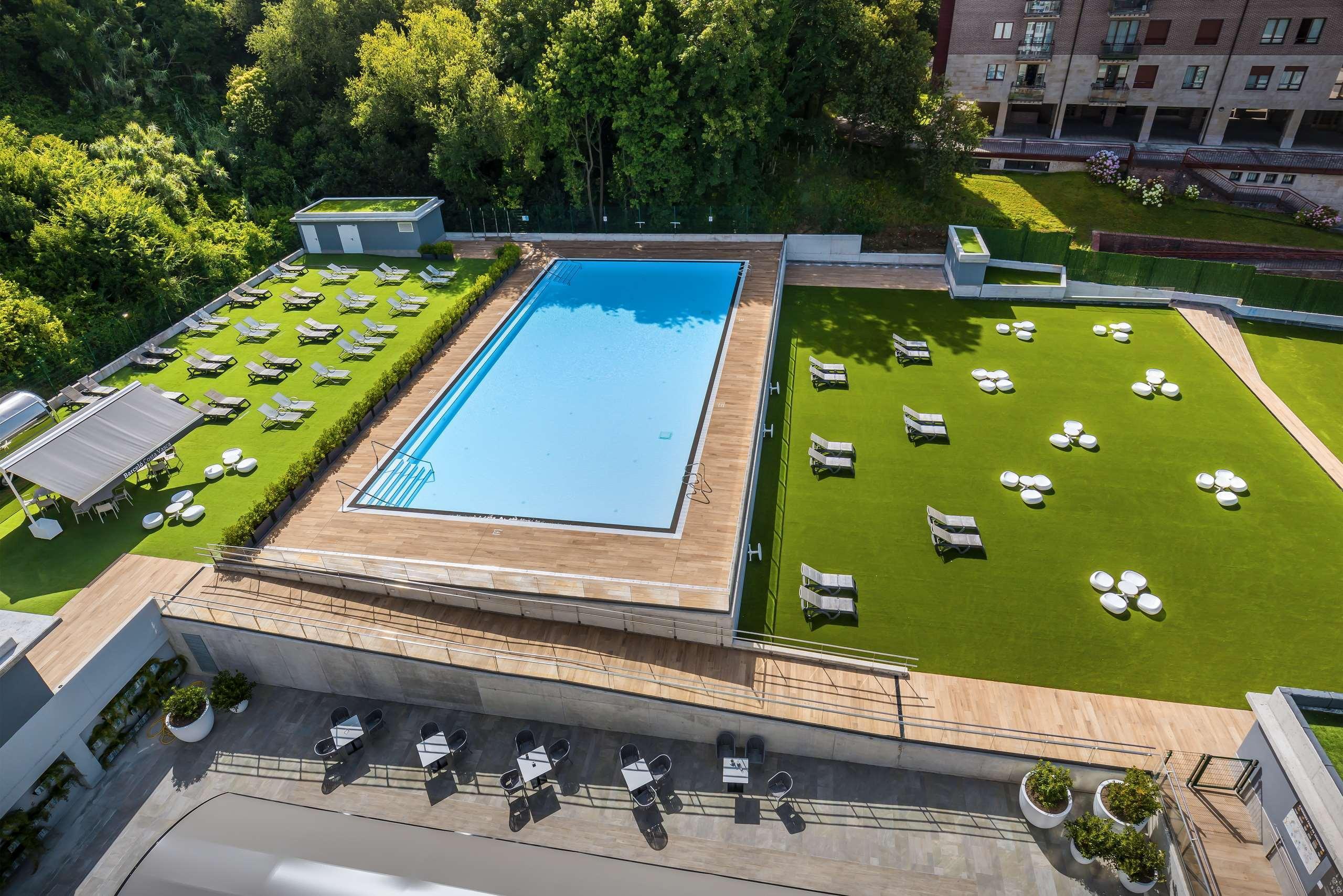 Vista Piscina Barceló Costa Vasca