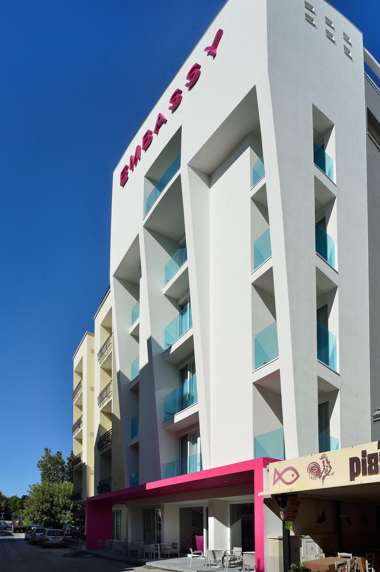 Vista Exterior Embassy Hotel & SPA