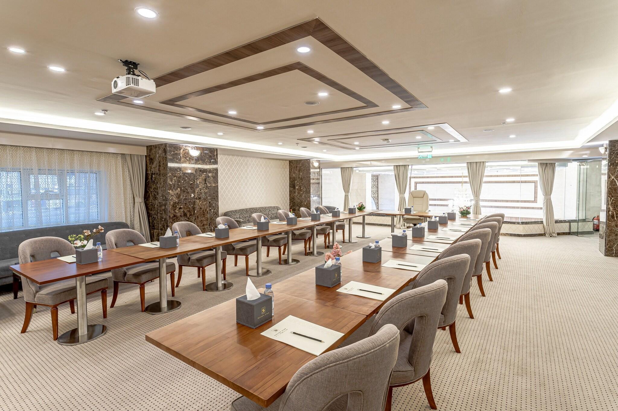 Instalaciones Recreativas Season Star Hotel