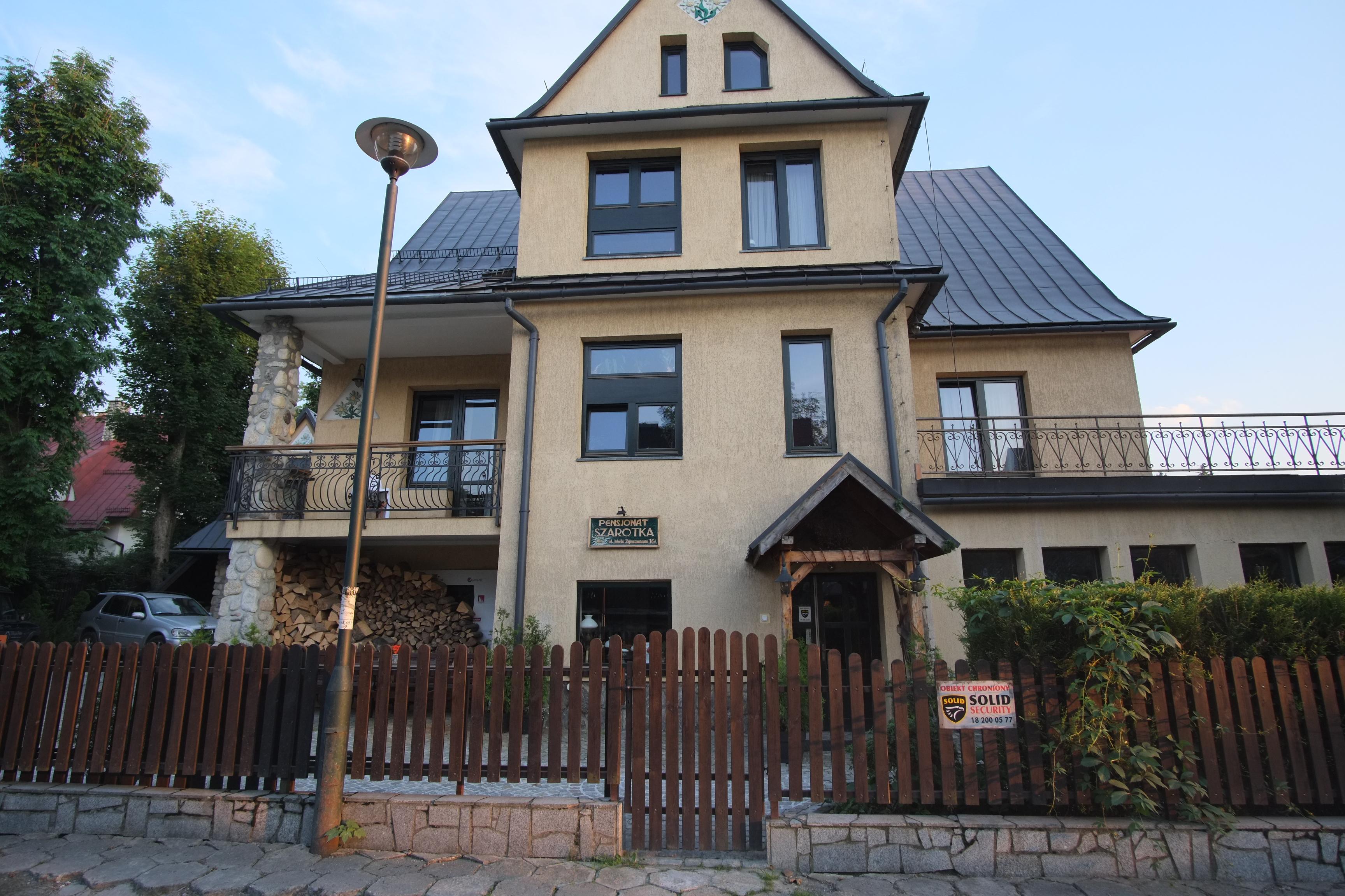 Vista Exterior Szarotka