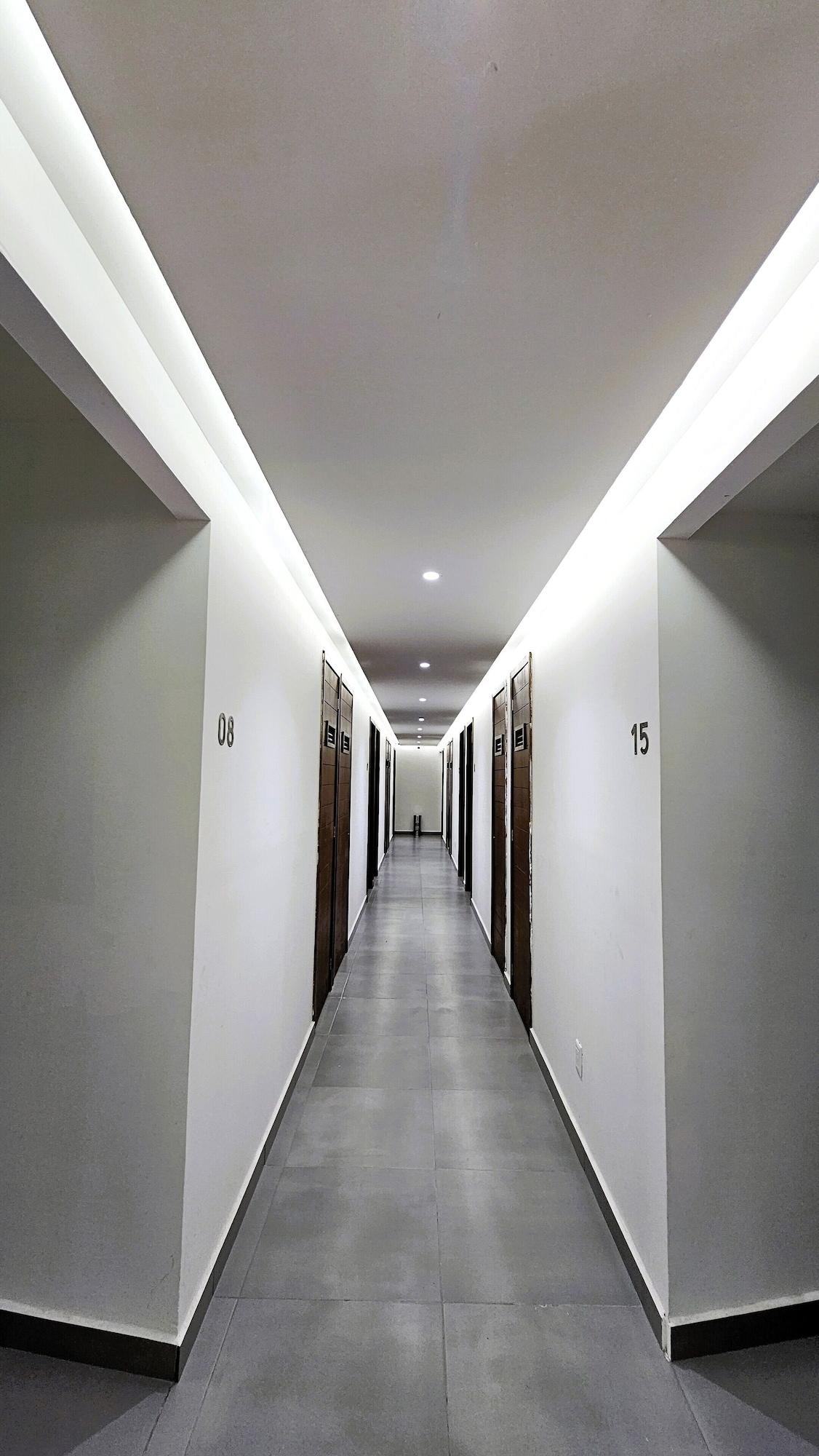Varios A27 Full Suite MiniDept at Plaza Acequia